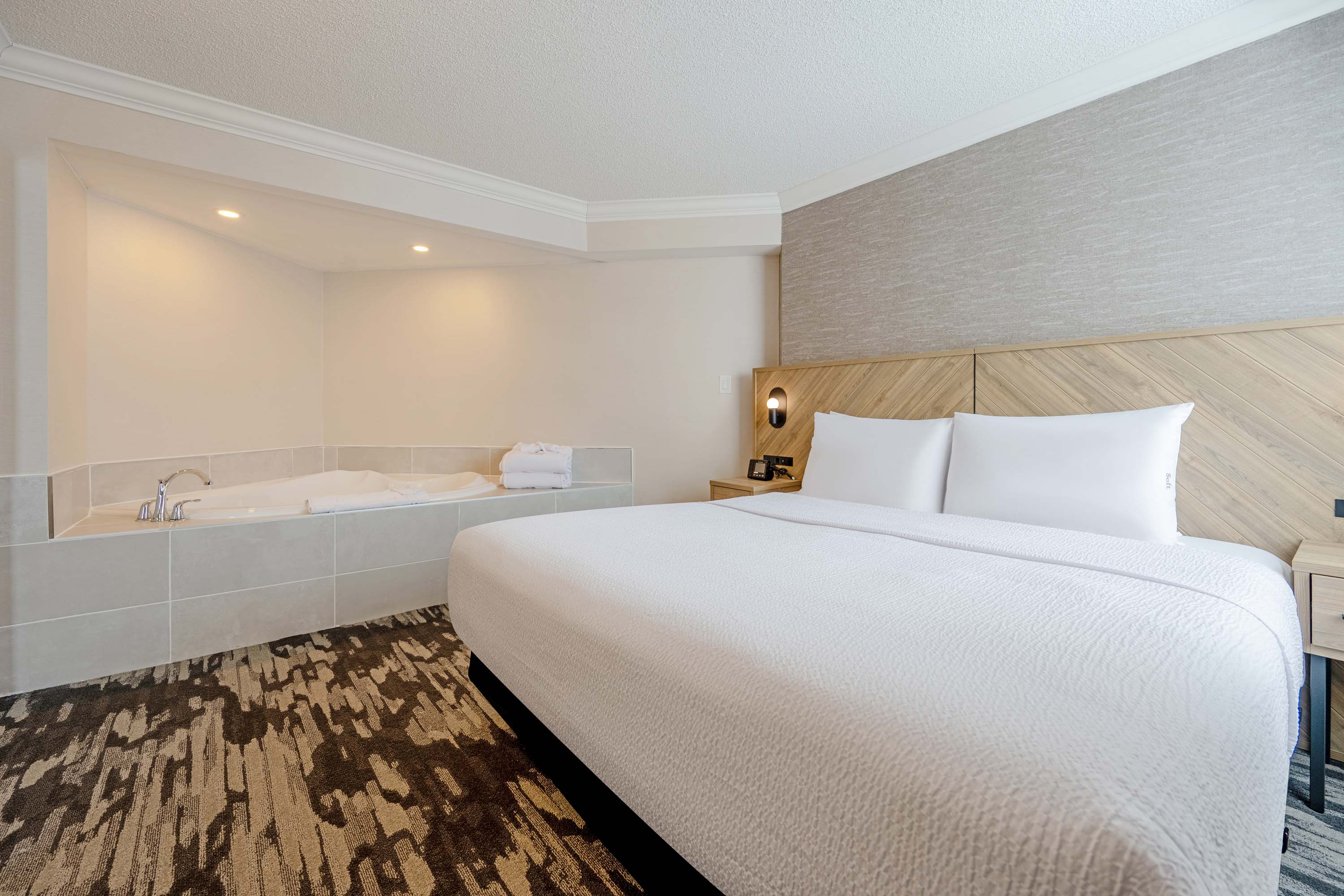 Suite King Bed with Jacuzzi