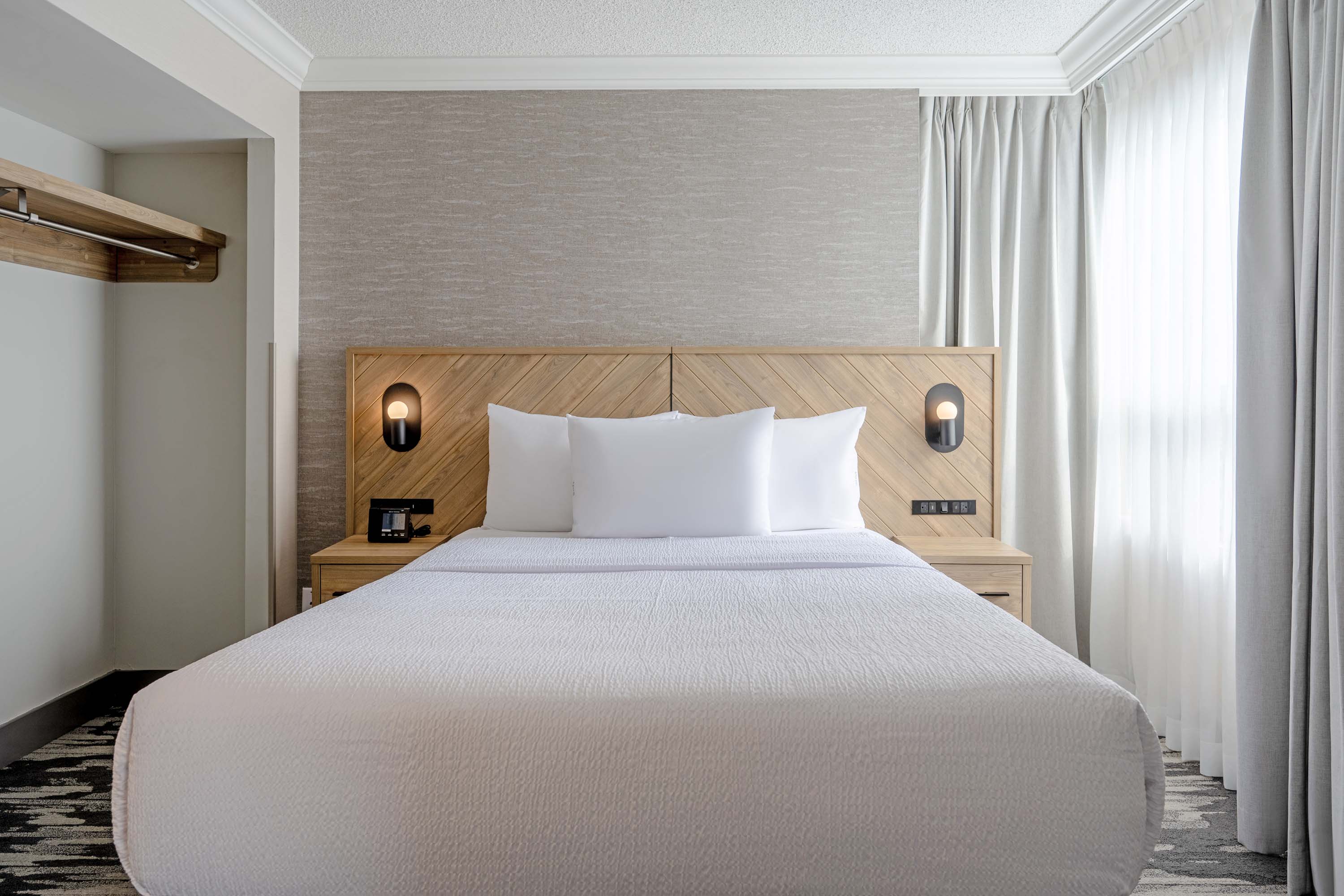 Suite Queen Size Bed