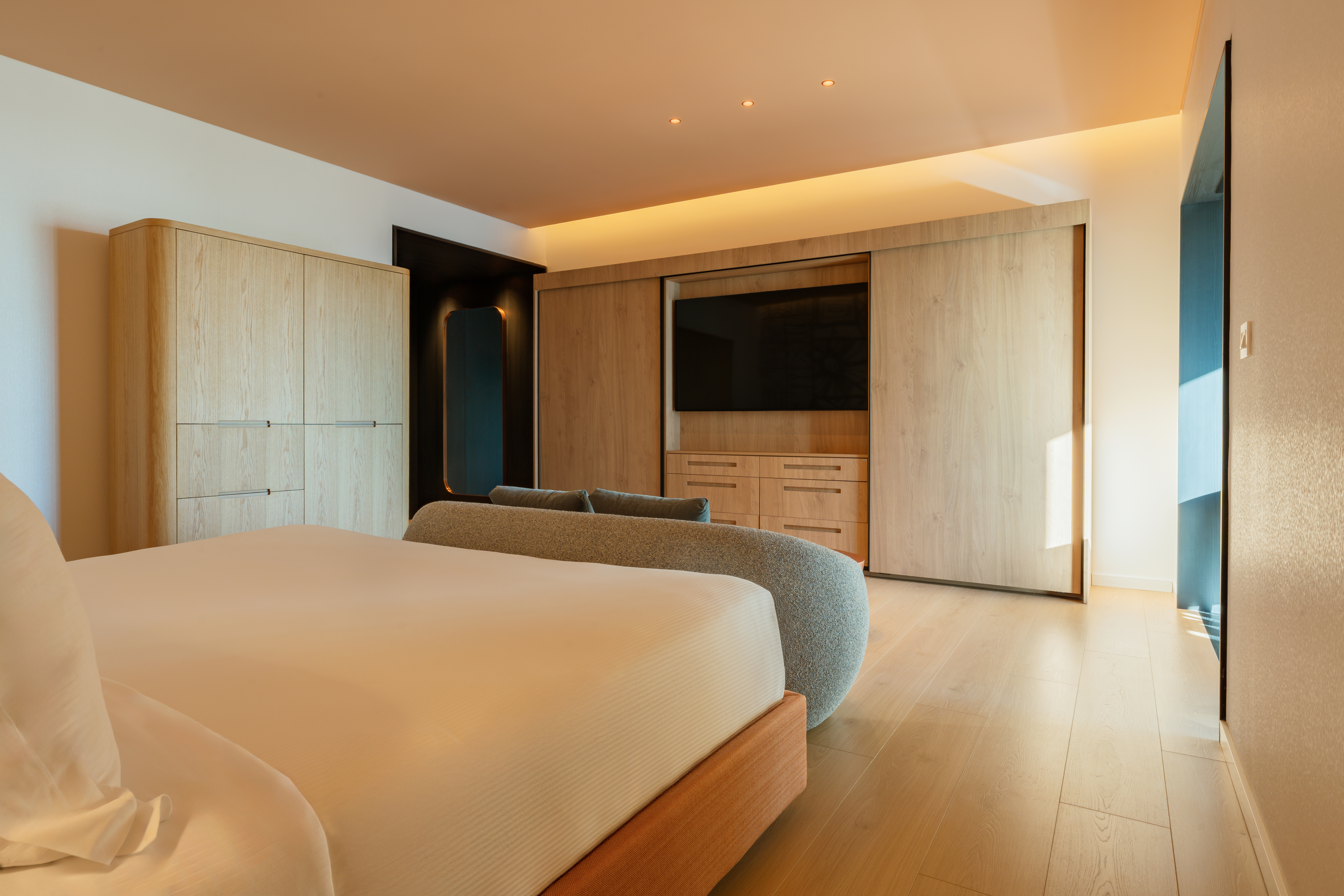 Double Deluxe One Bed