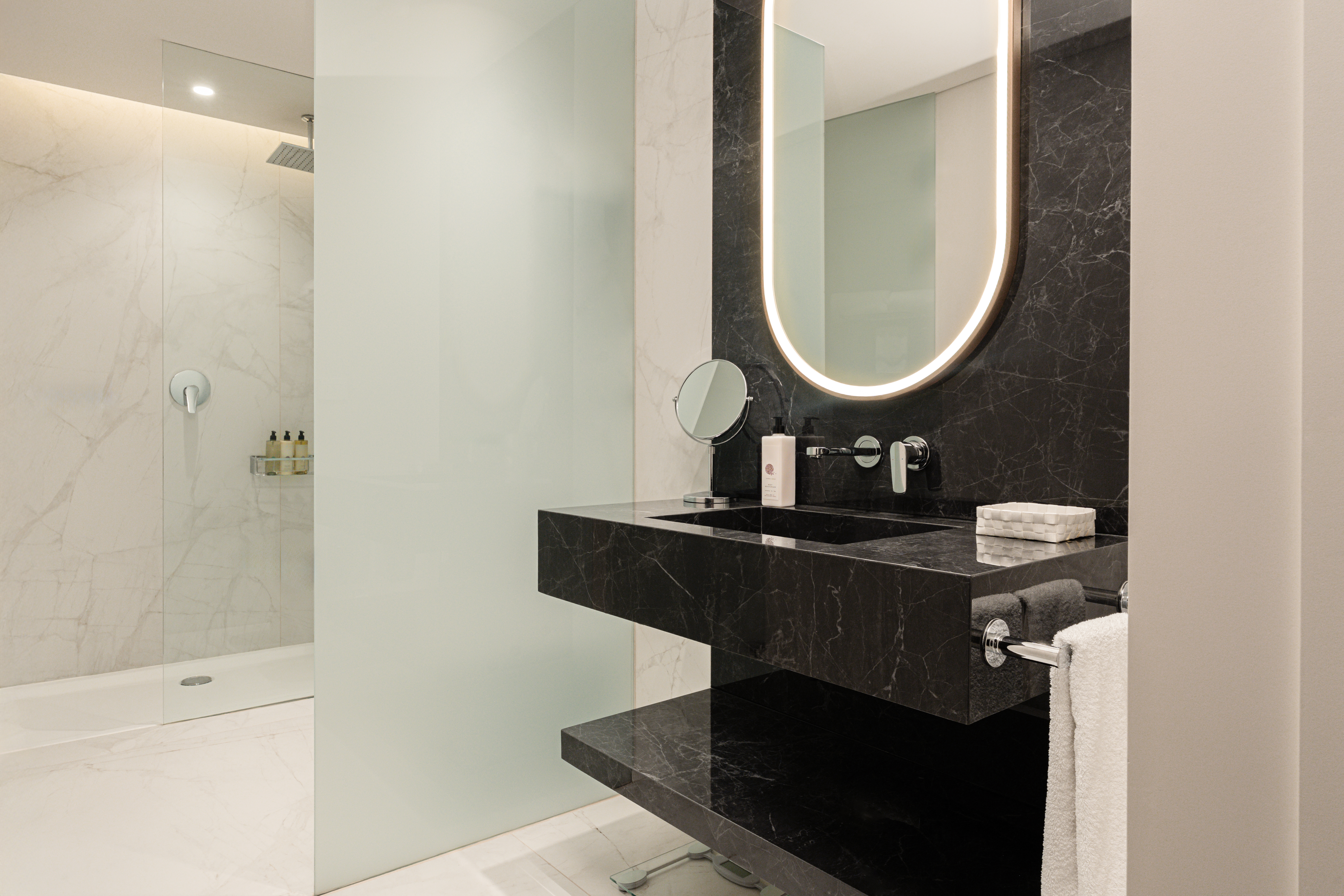 Double or Twin Deluxe Two Beds