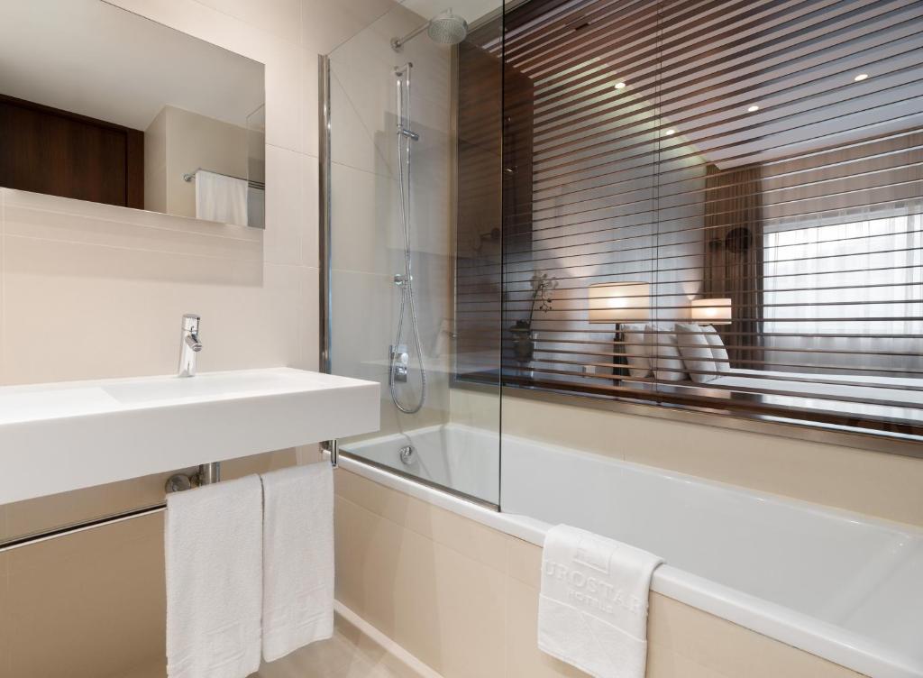 Double Single Superior