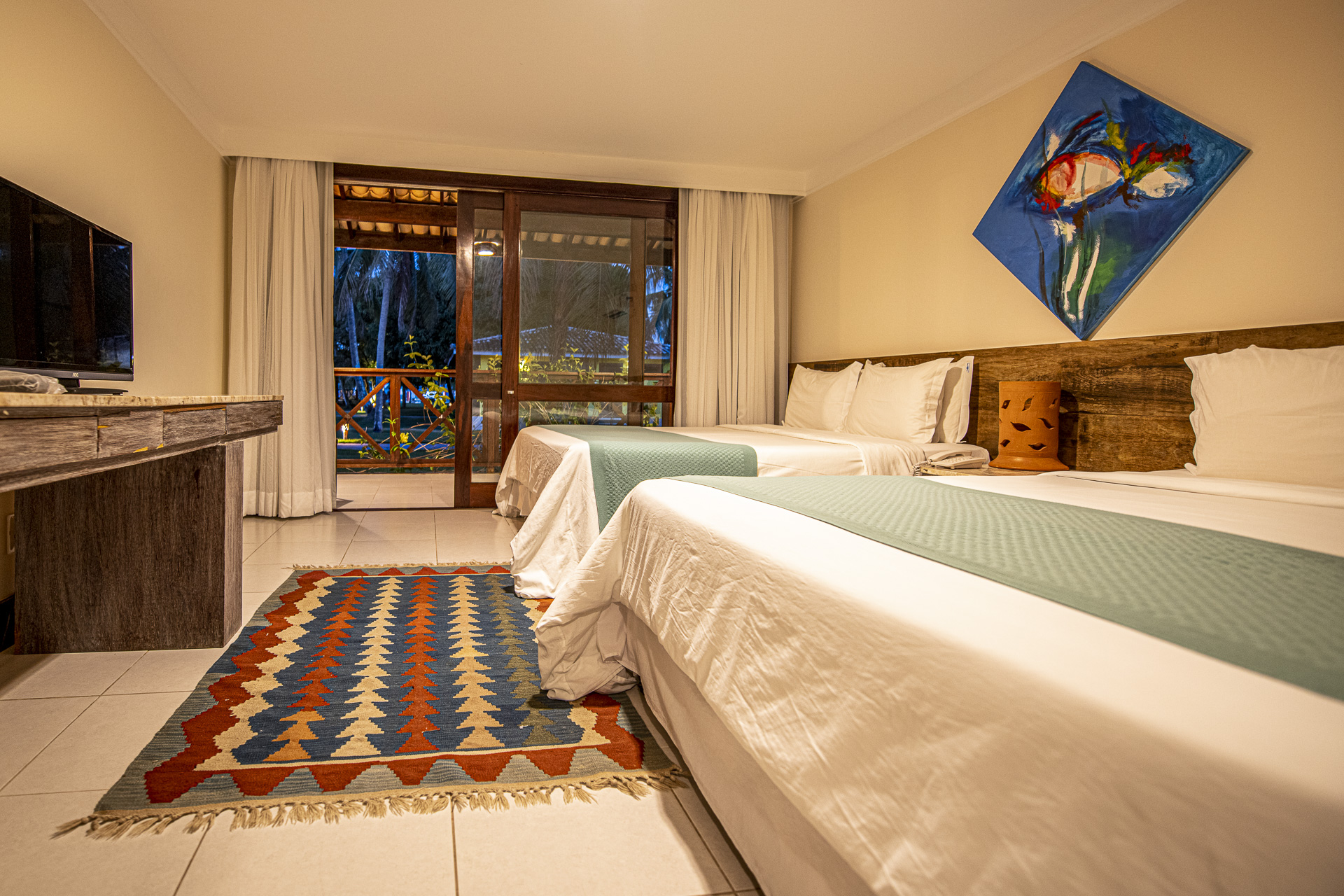 Bungalow Two Queen Beds