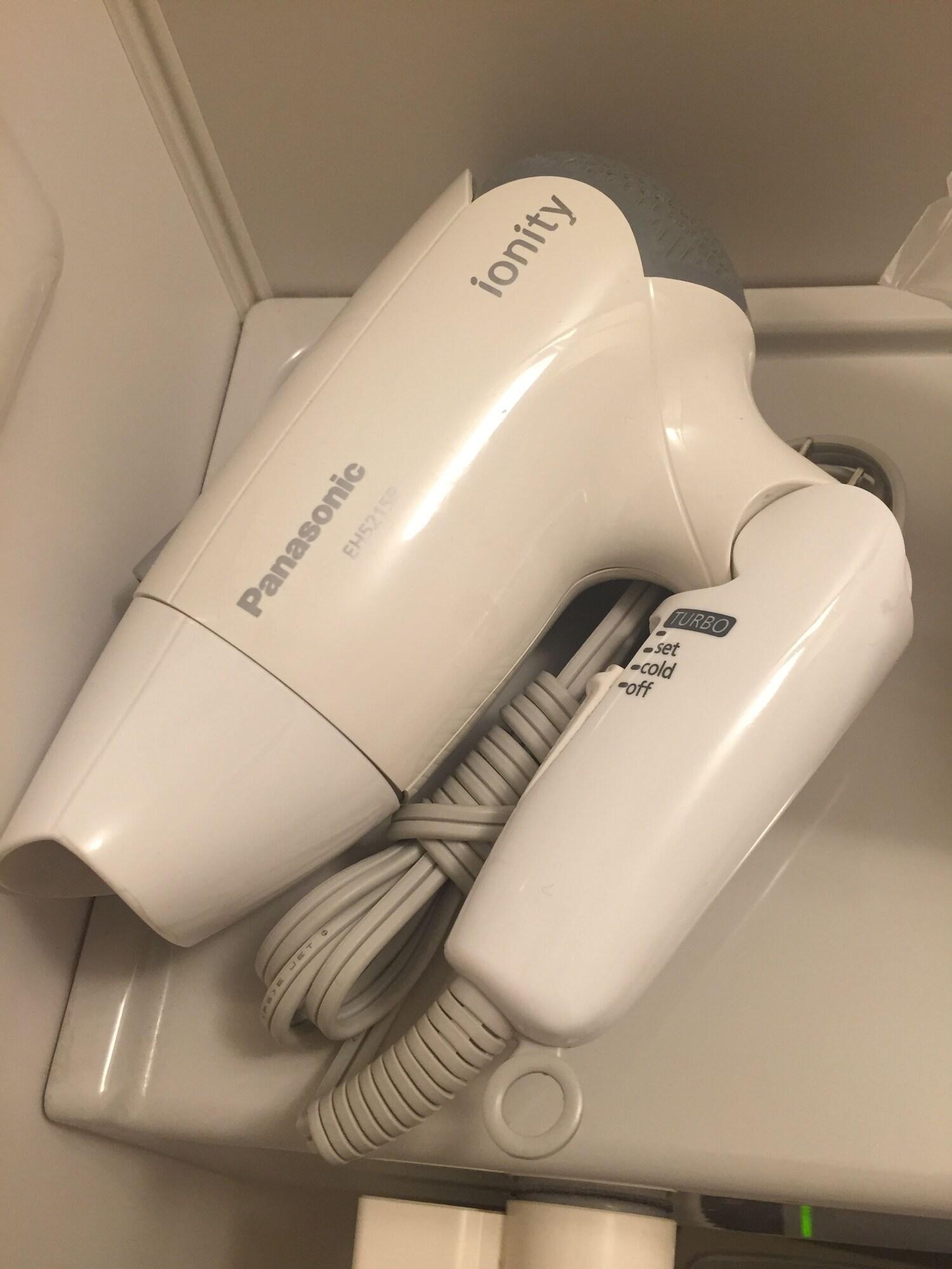 Single Economy Non Smoking