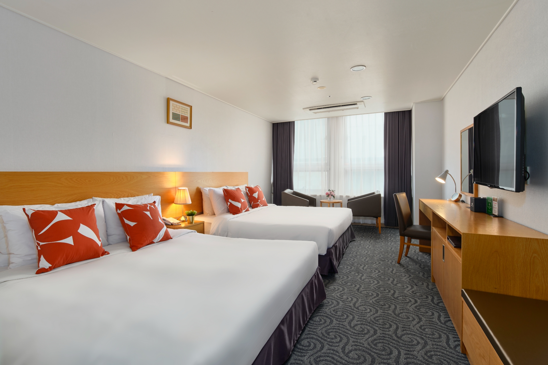 Twin Deluxe King Bed