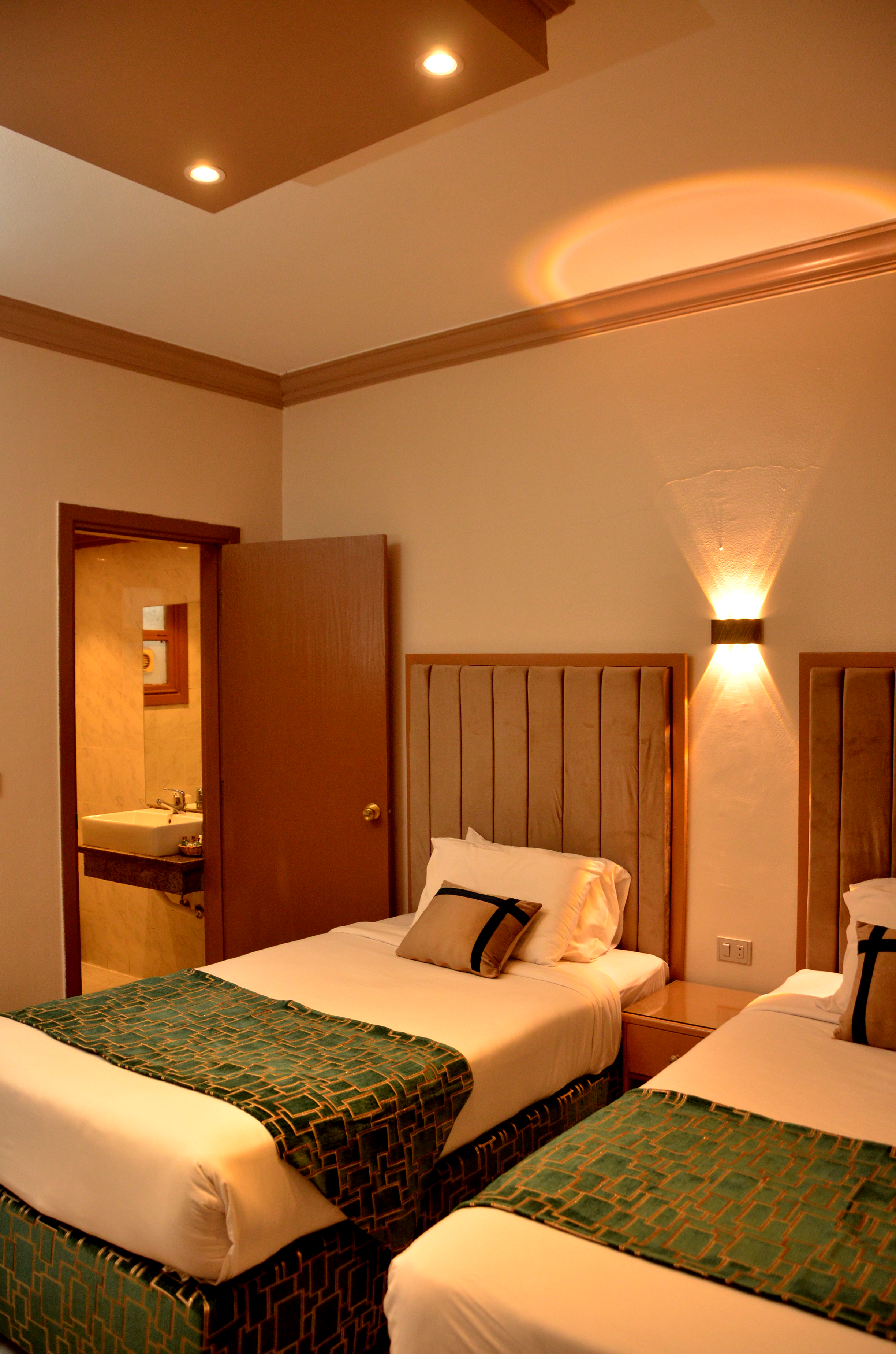 Family Room Capacity 6