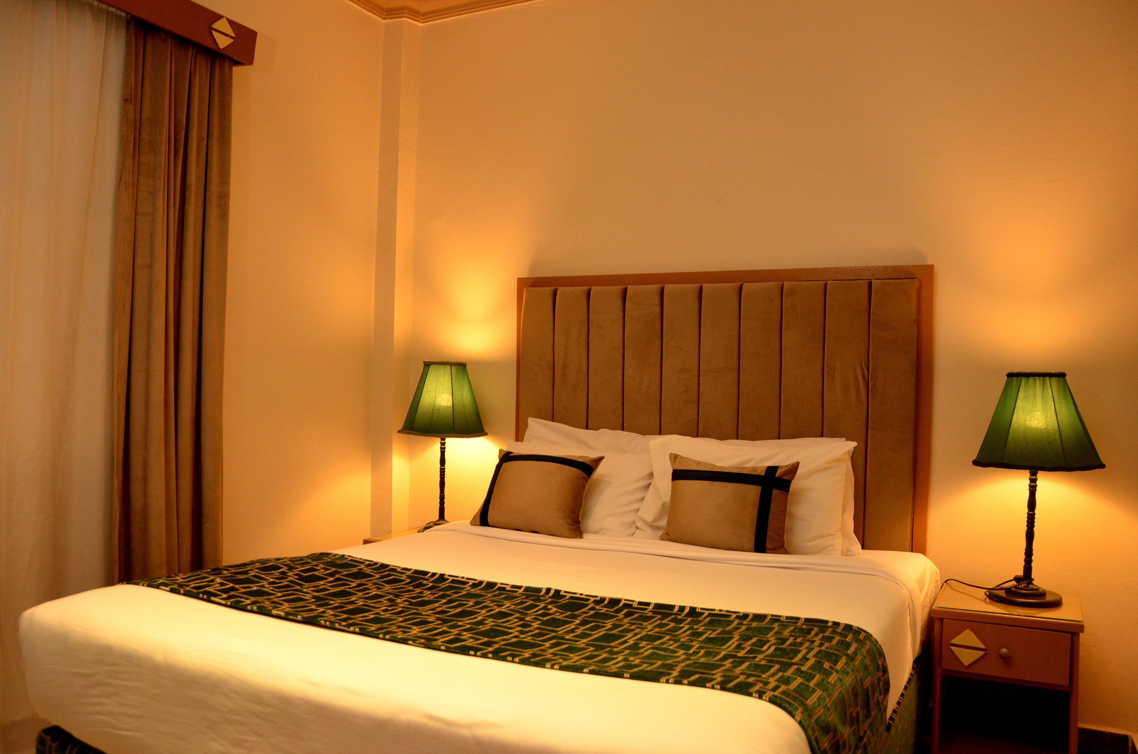 Family Room Capacity 6