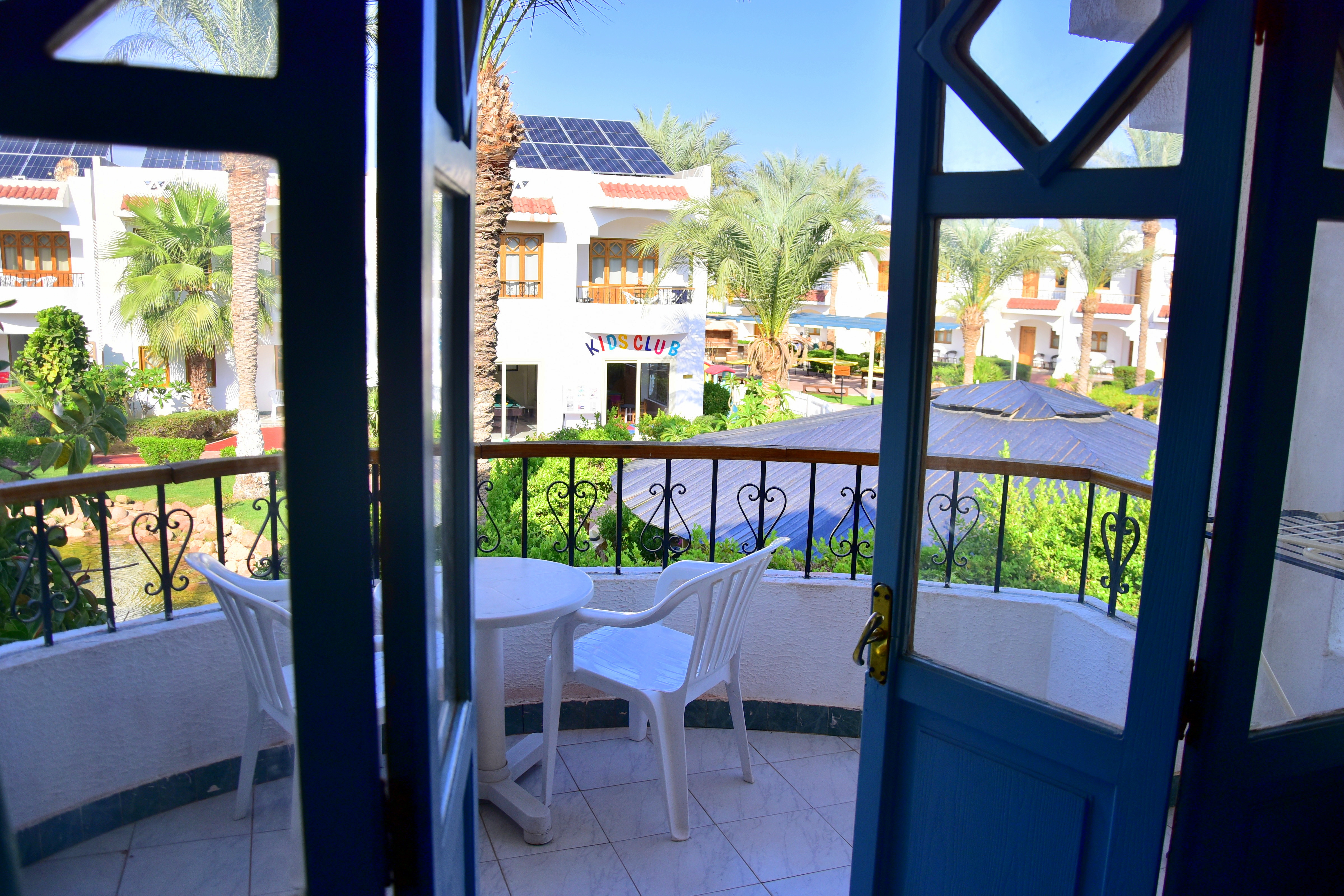 Family Room Capacity 5