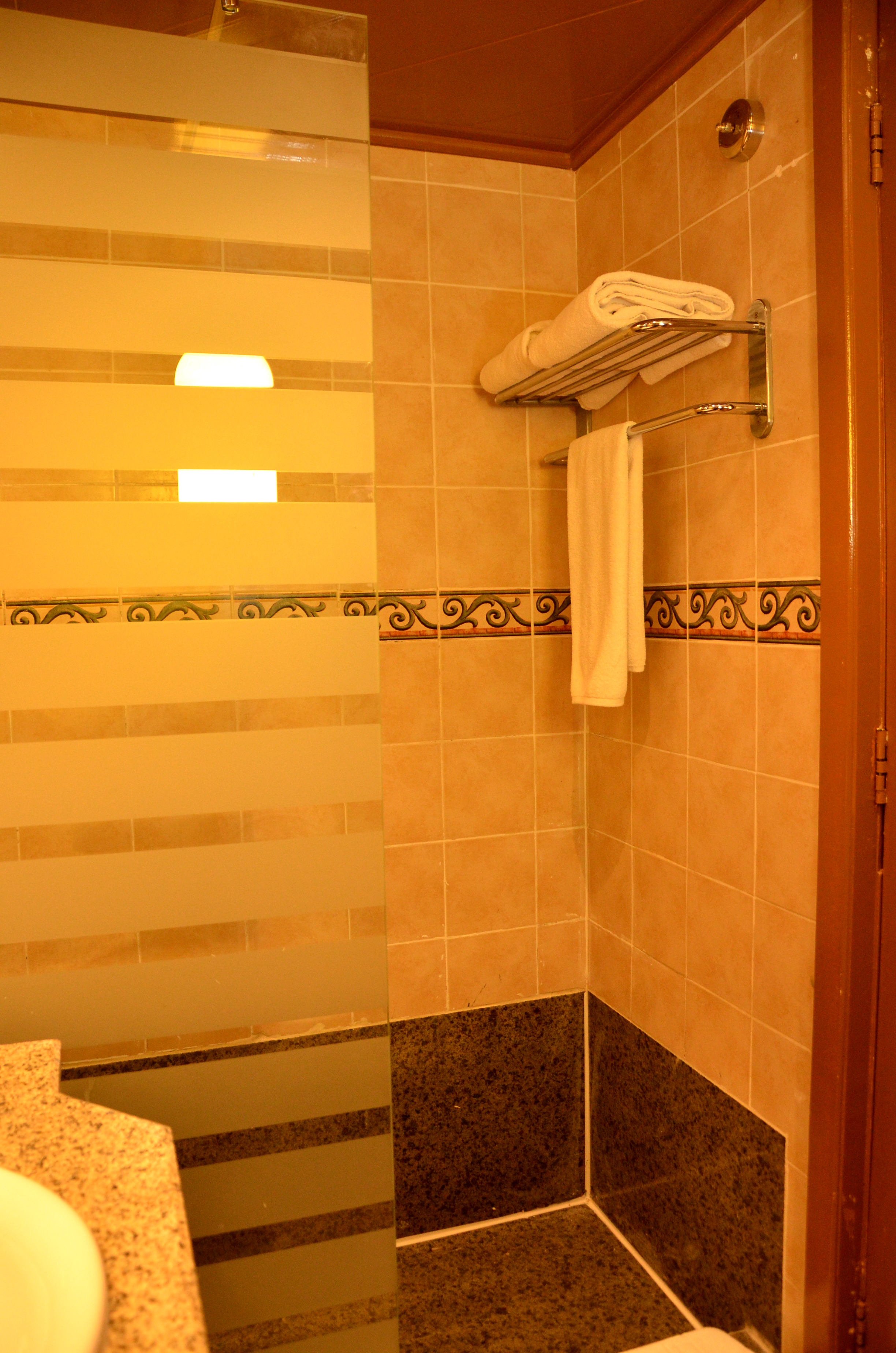 Family Room Capacity 3