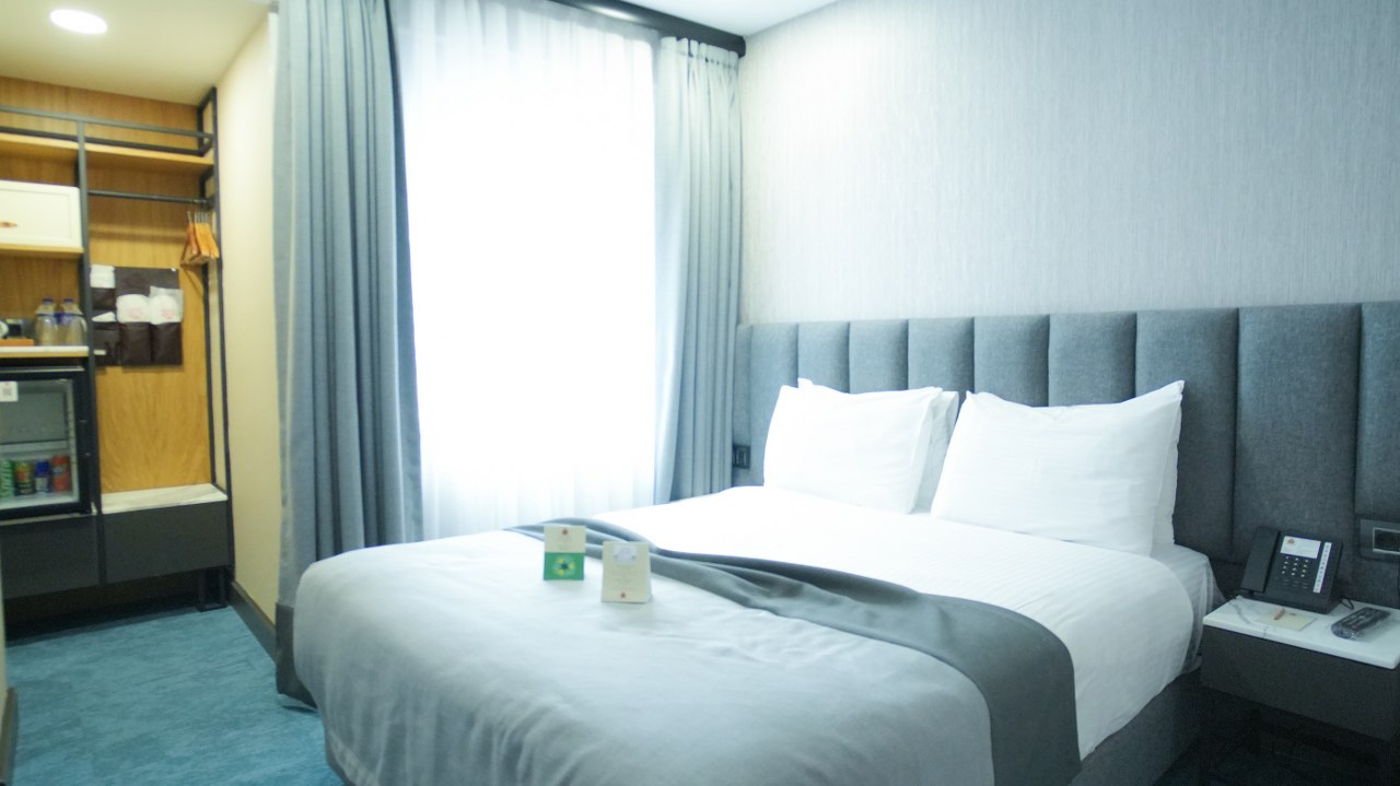 Double Connecting Room