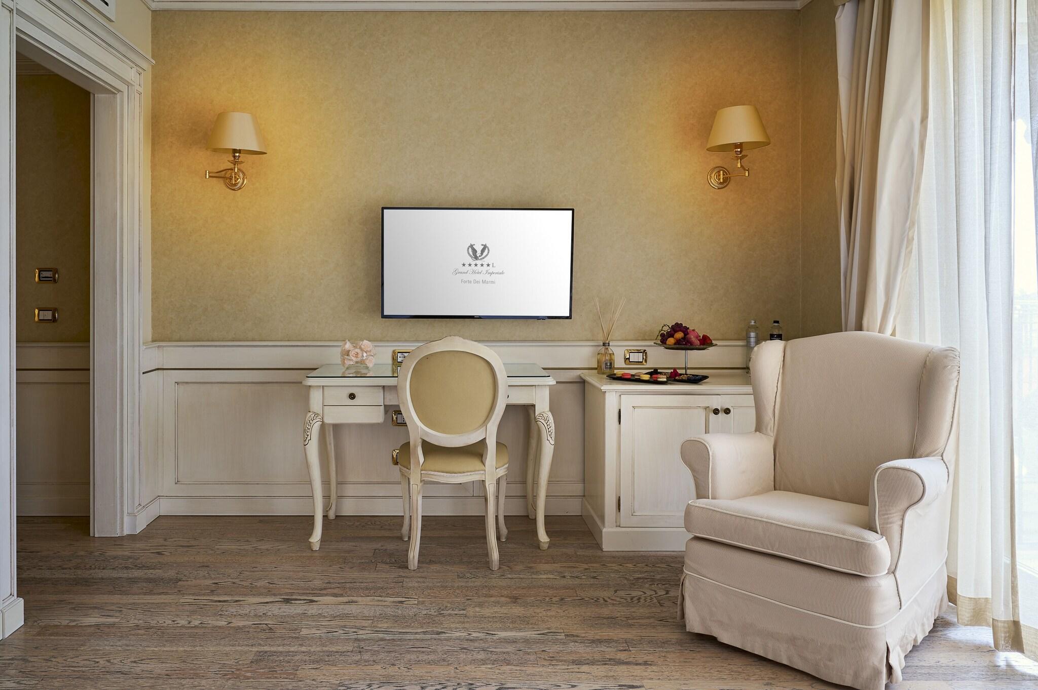 Double or Twin Deluxe