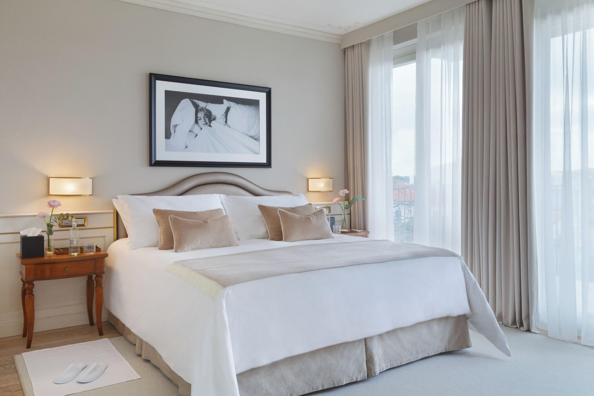 Double or Twin Deluxe Two Beds