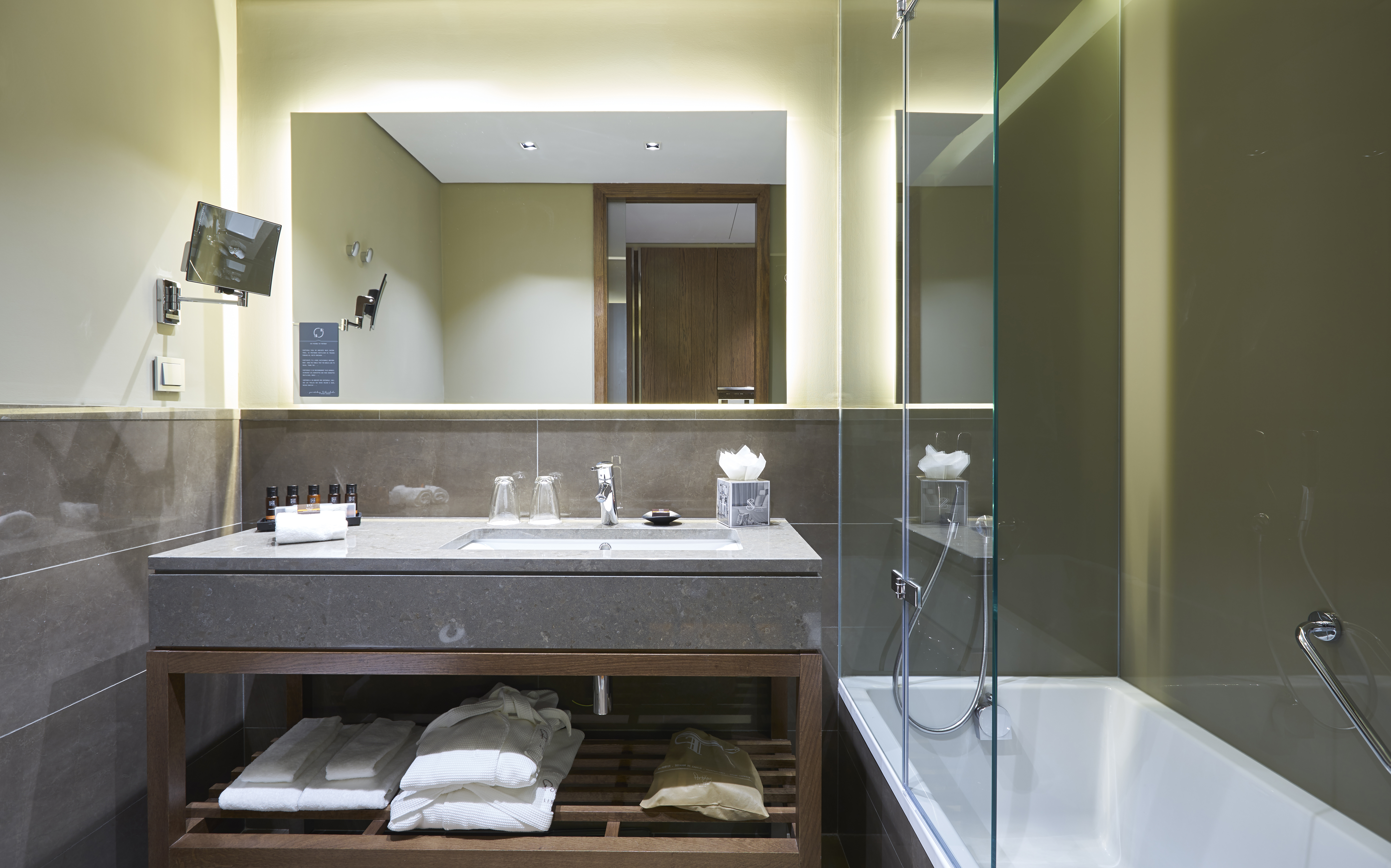 Double Single Superior