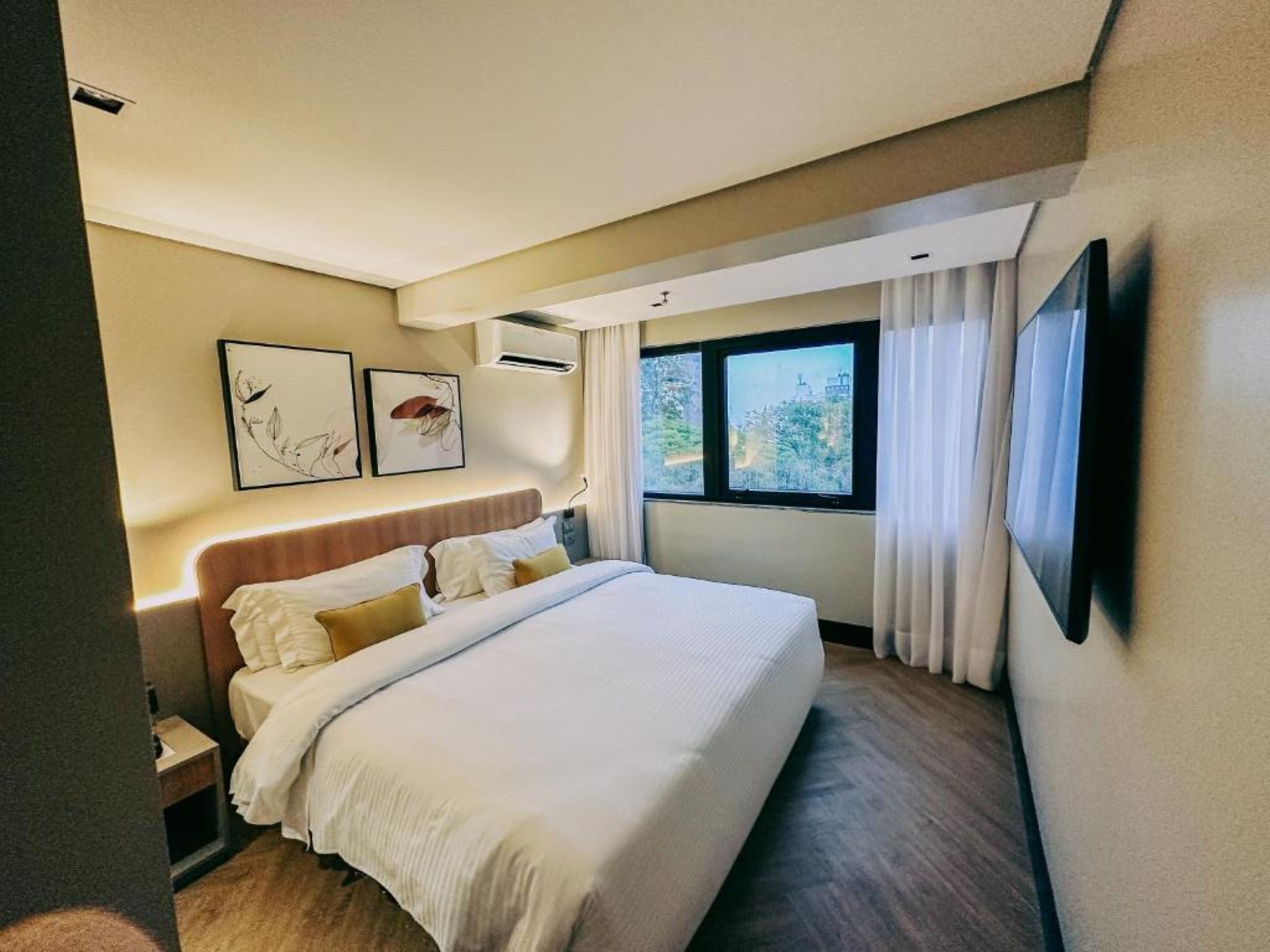 Family Room King Size Bed