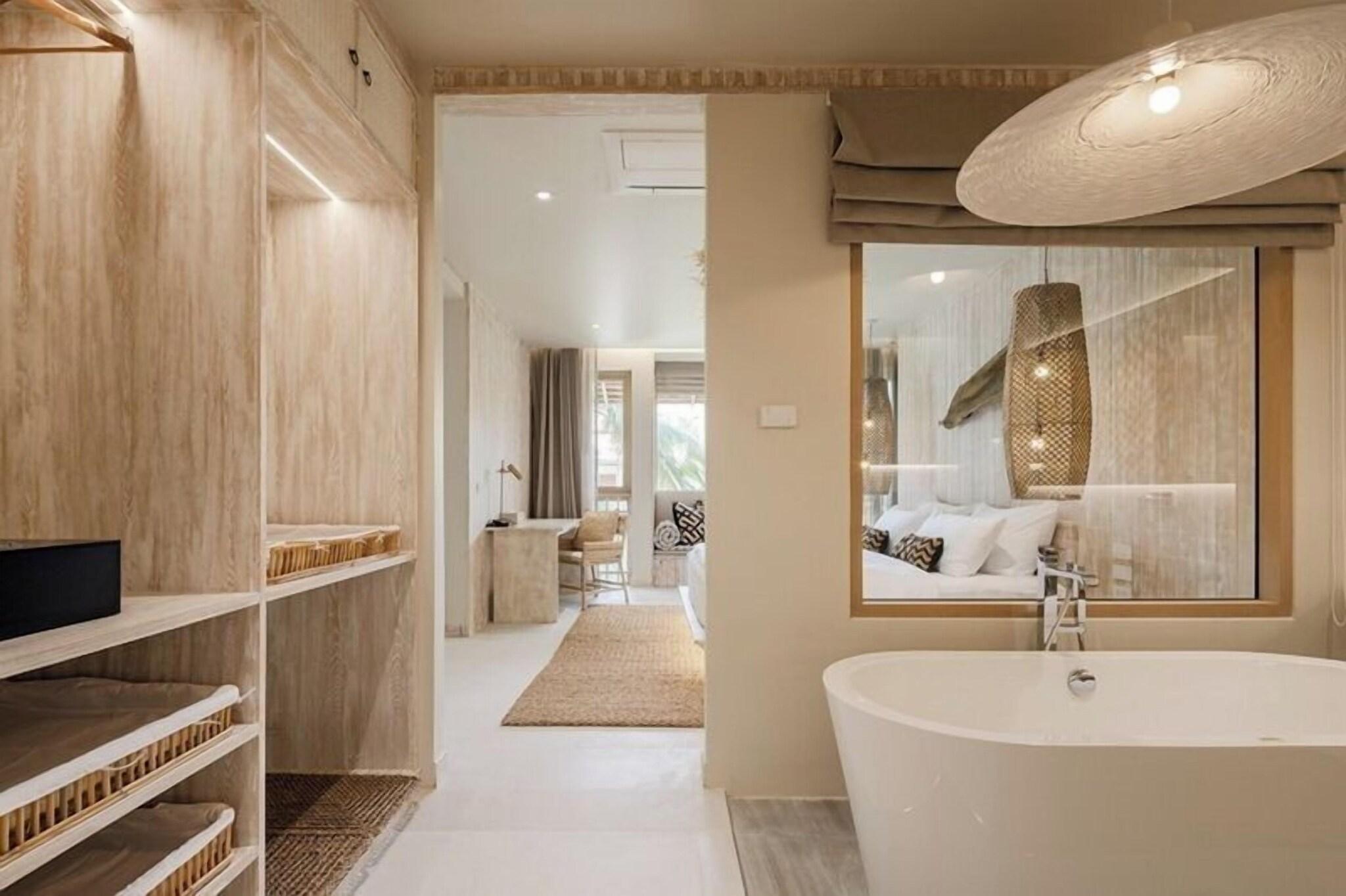 Junior Suite King Size Bed