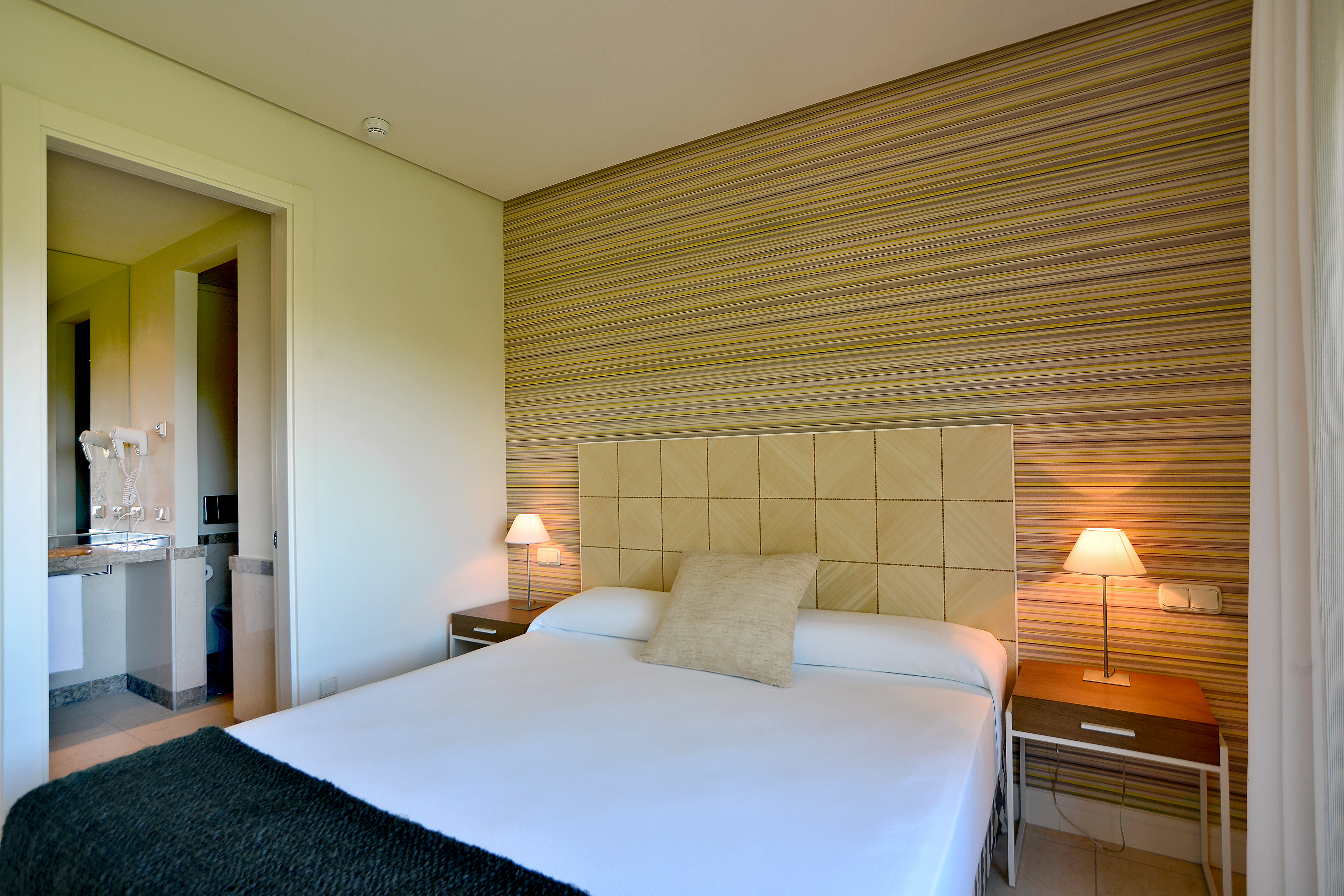 Apartment Three Bedrooms Two Bathrooms