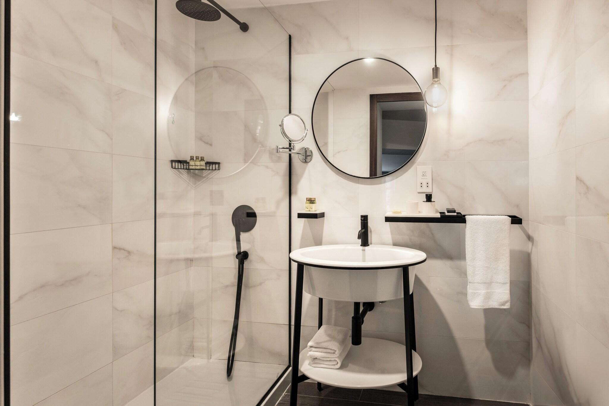 Suite Deluxe King Bed