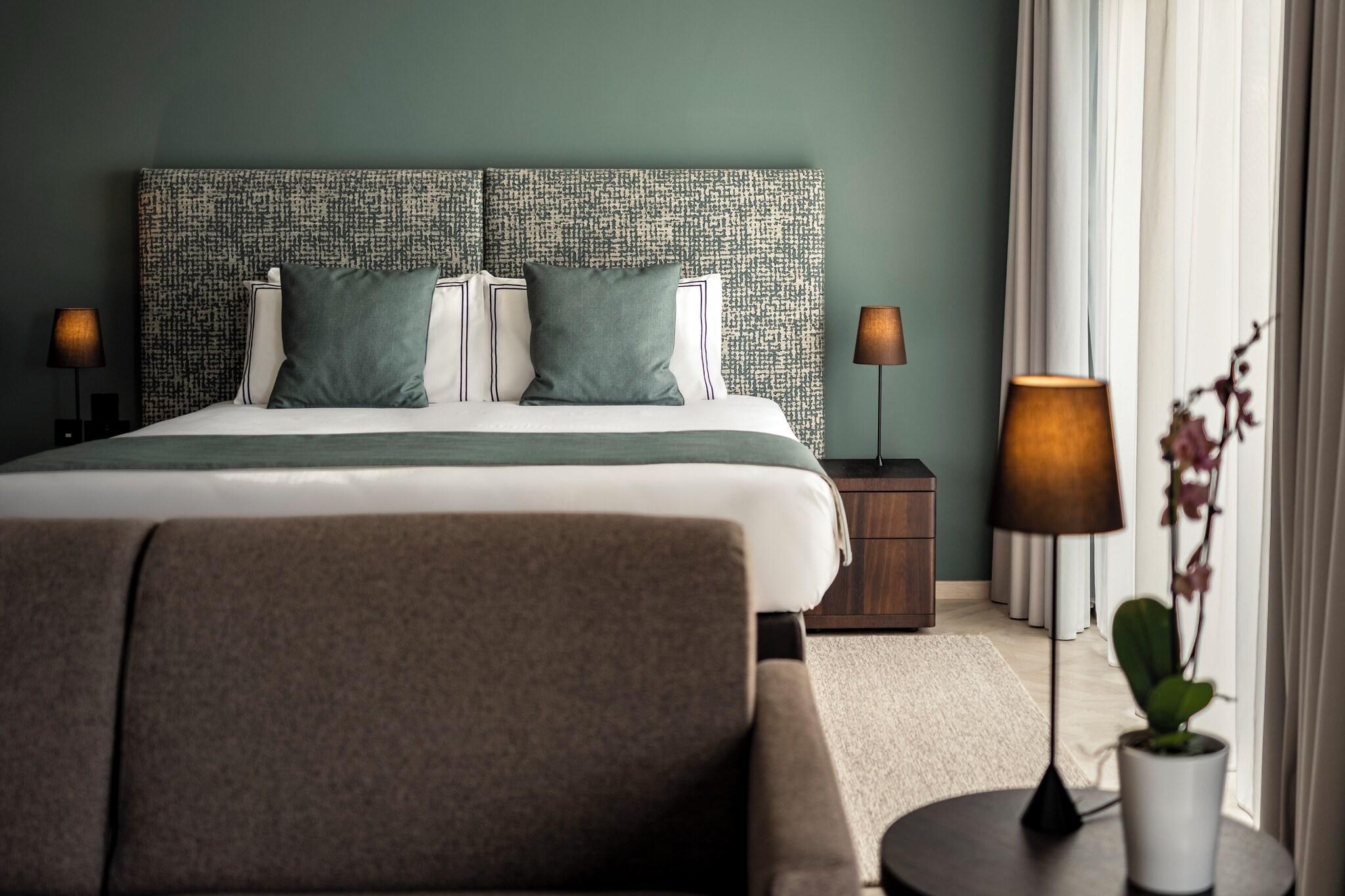 Suite Deluxe King Bed