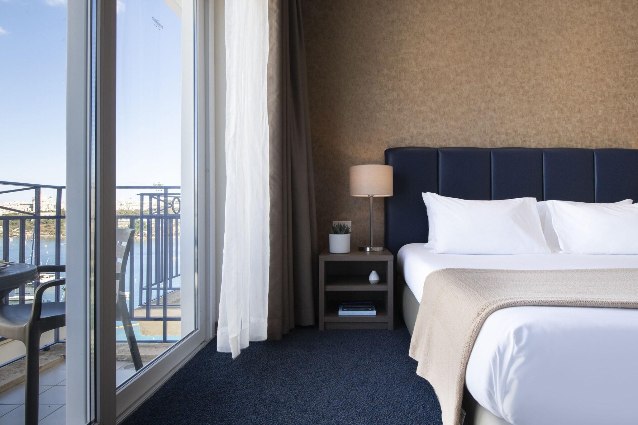 Family Room King Size Bed