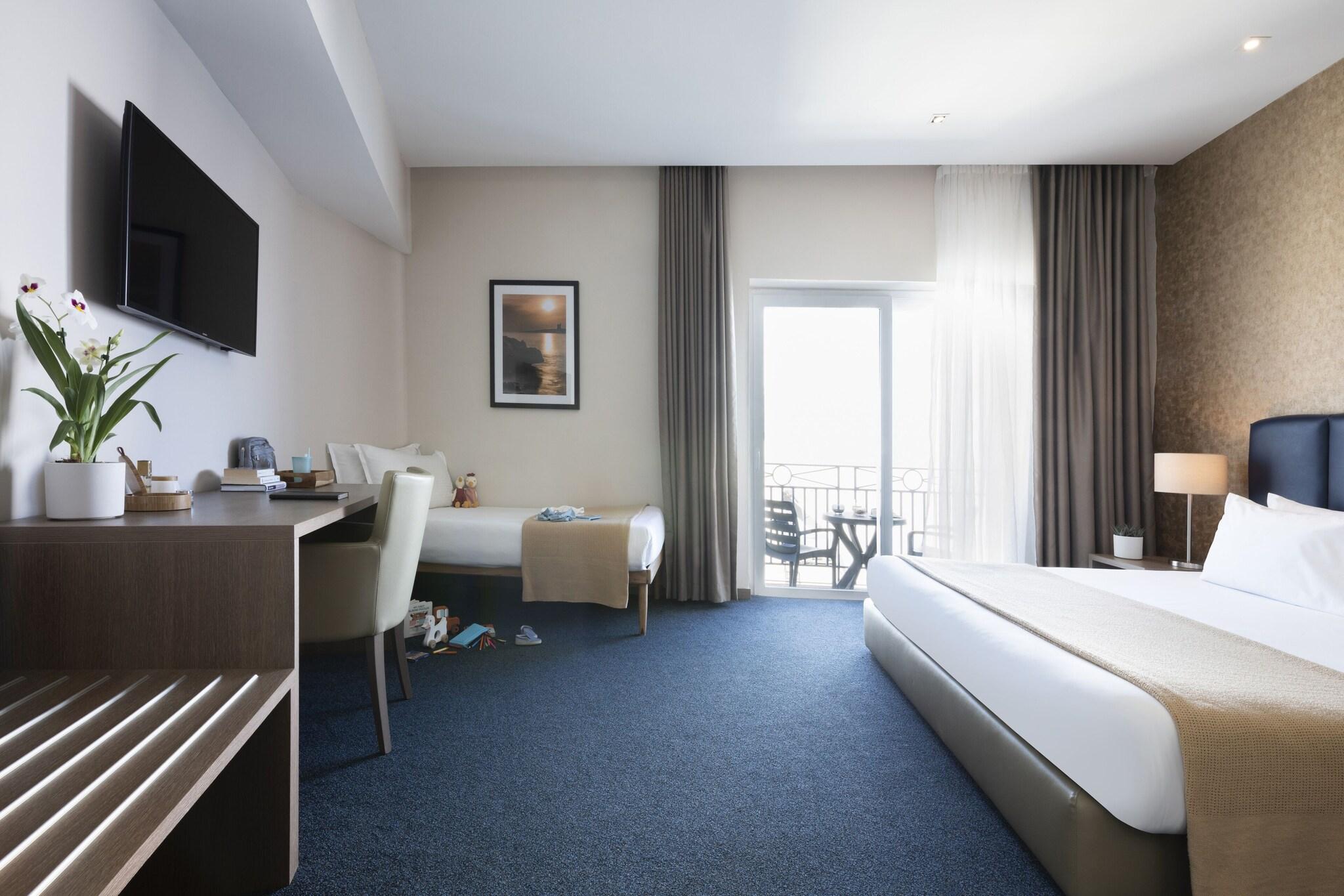 Family Room King Size Bed