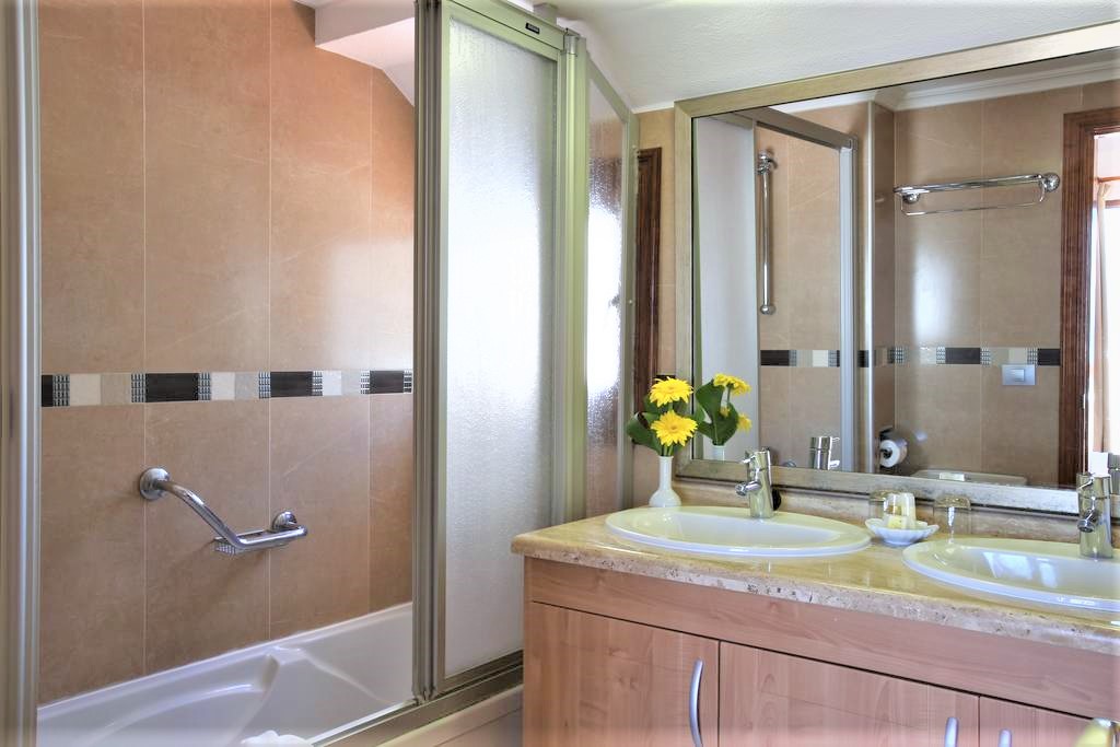 Apartment Capacity 4