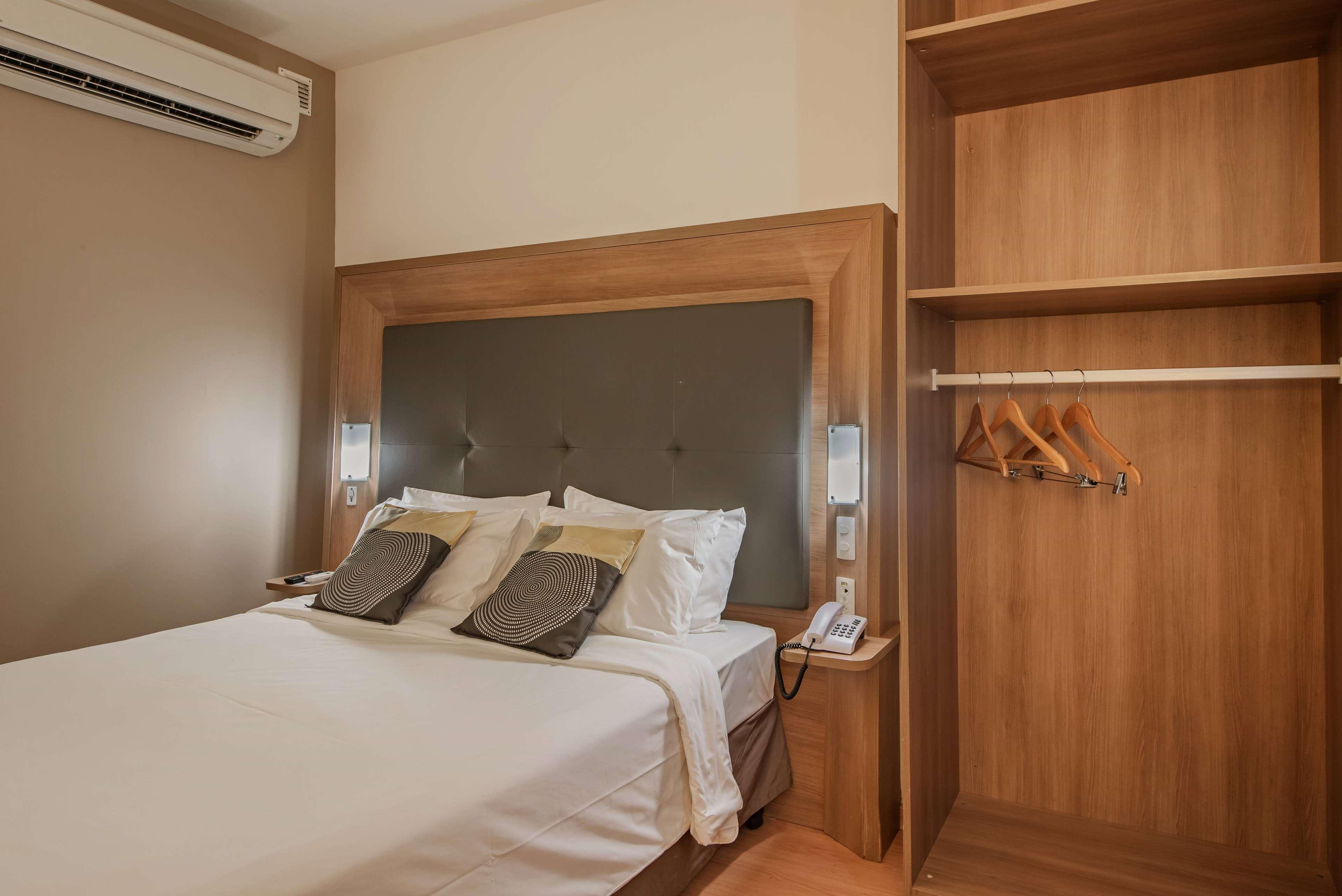 Room Accessible-queen Size Bed