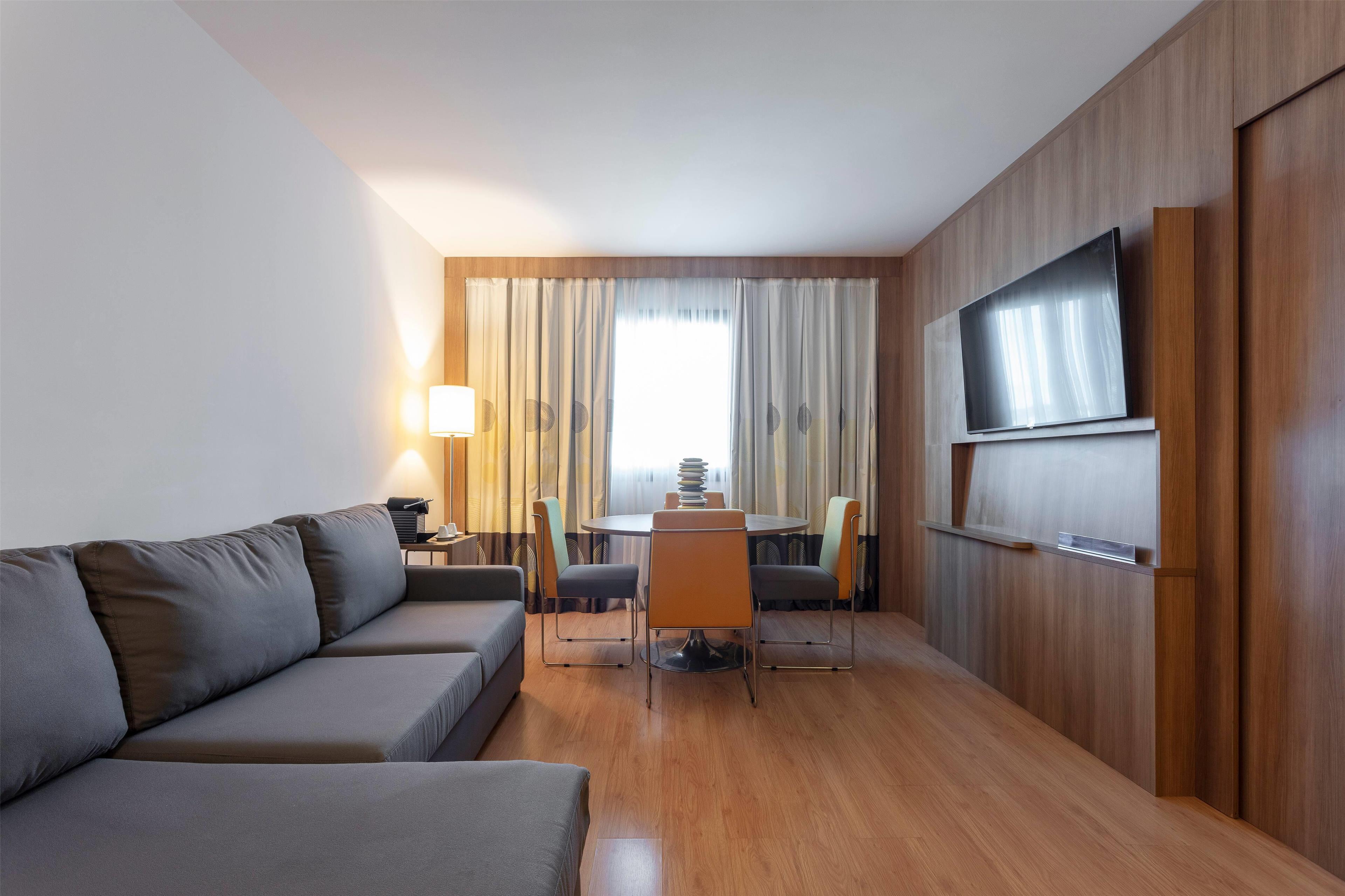 Suite Queen Size Bed