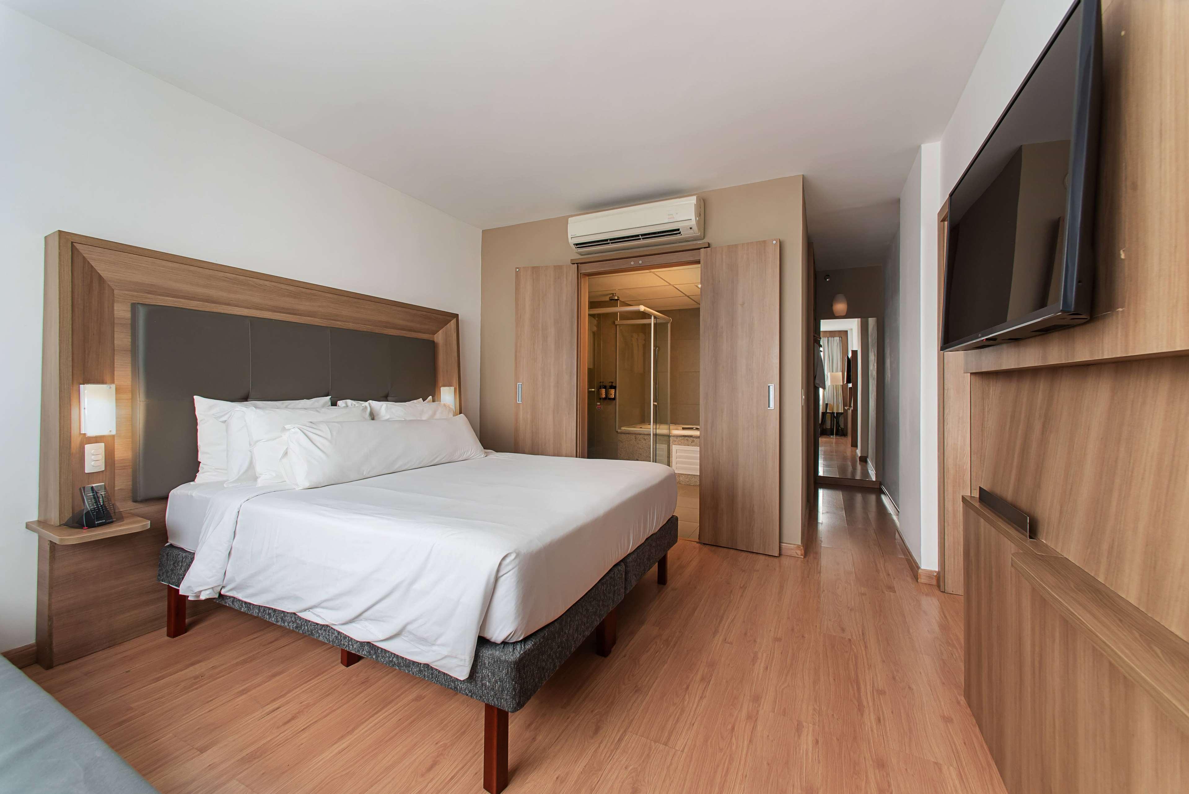 Suite Queen Size Bed