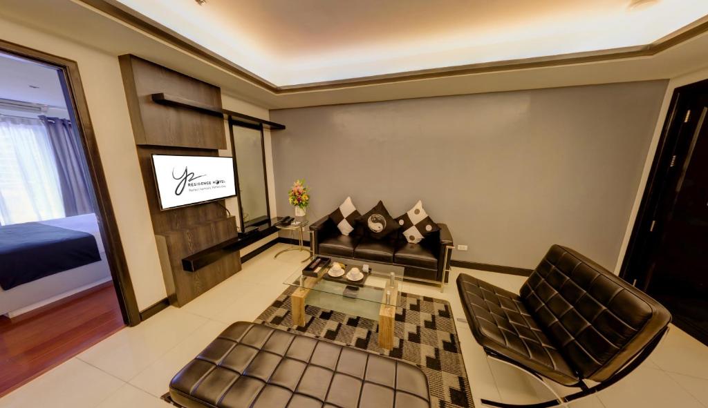 Family Room Deluxe Two Bedroom