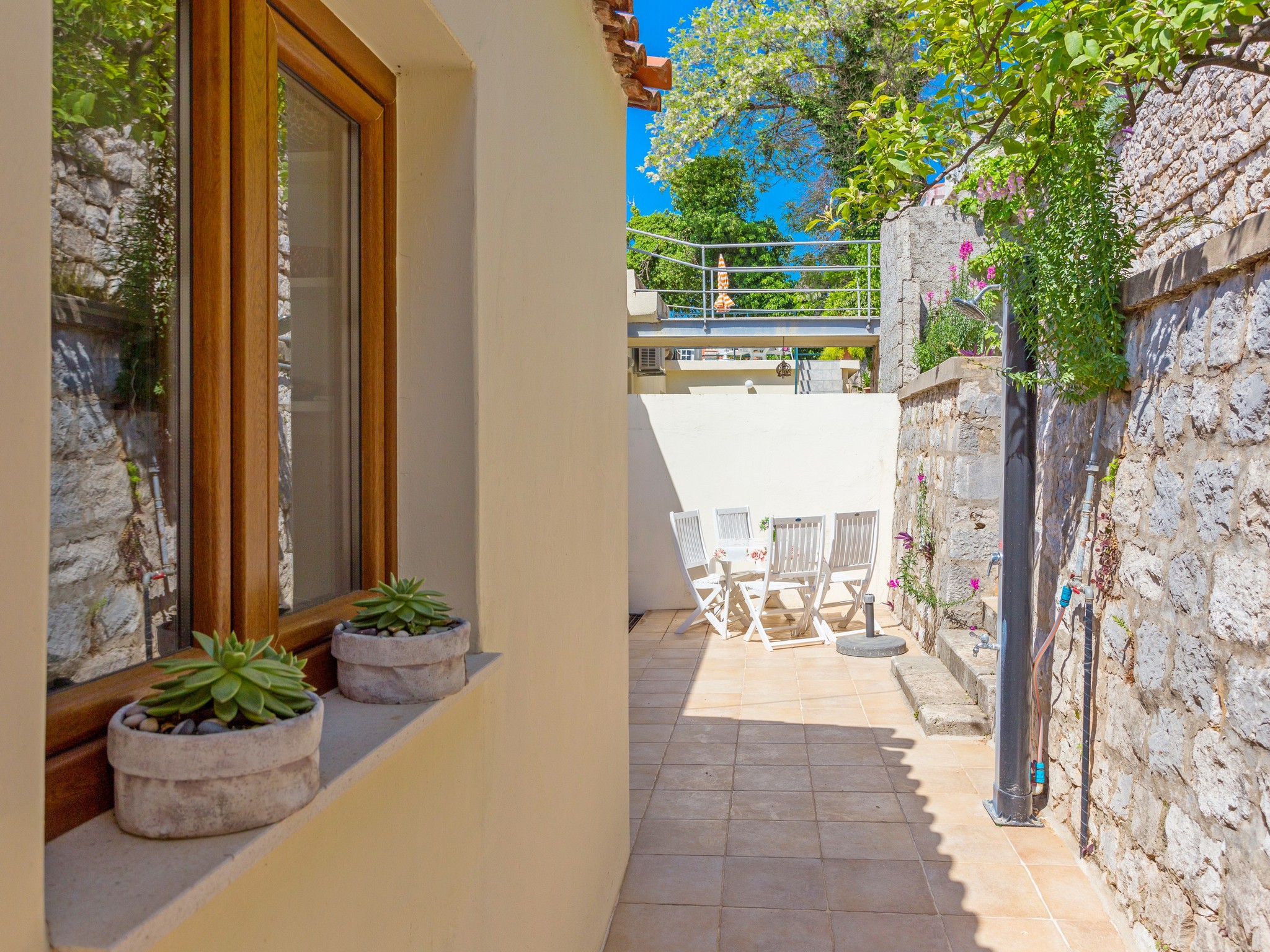 Apartment Capacity 4