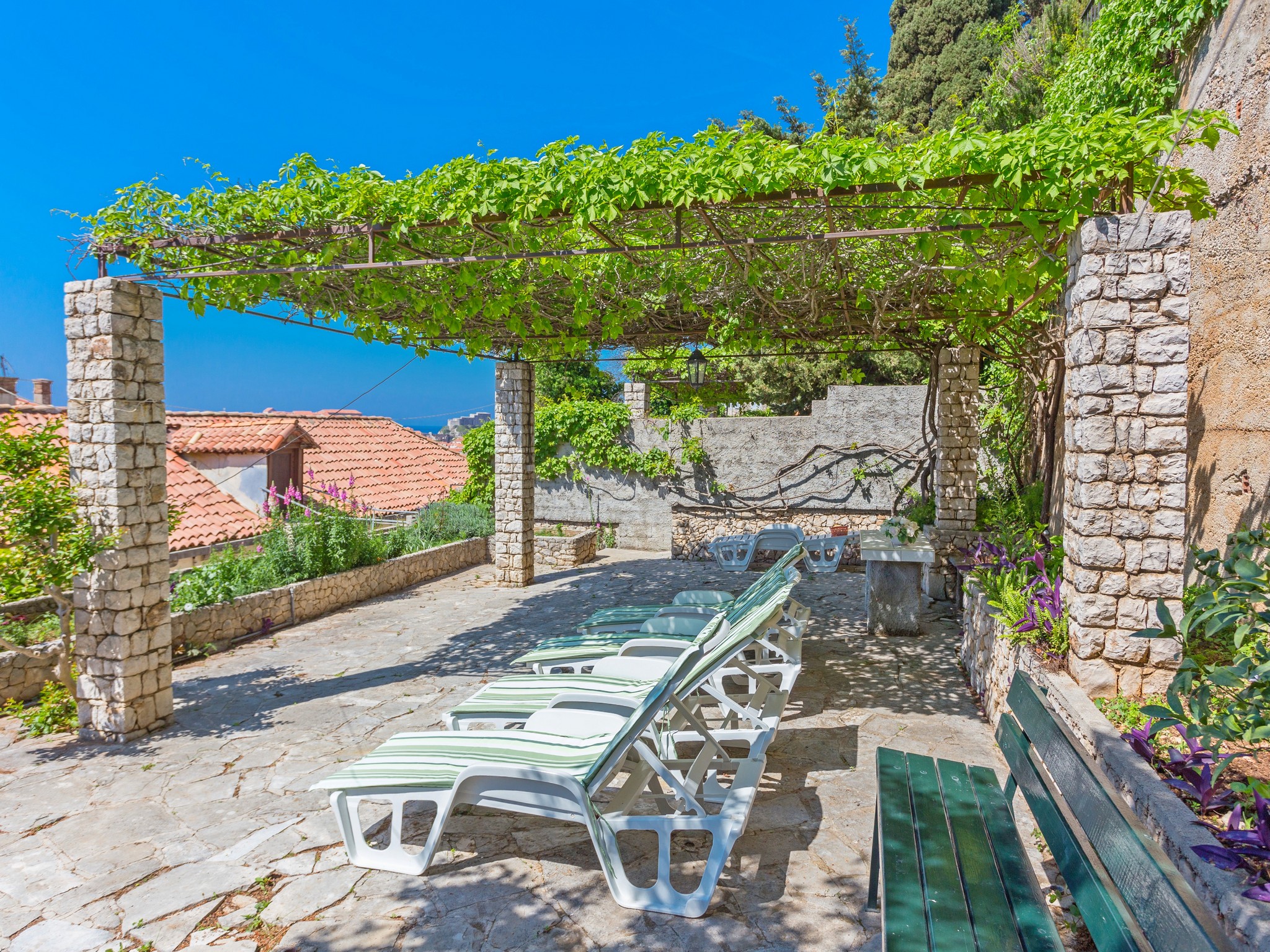 Apartment Capacity 4