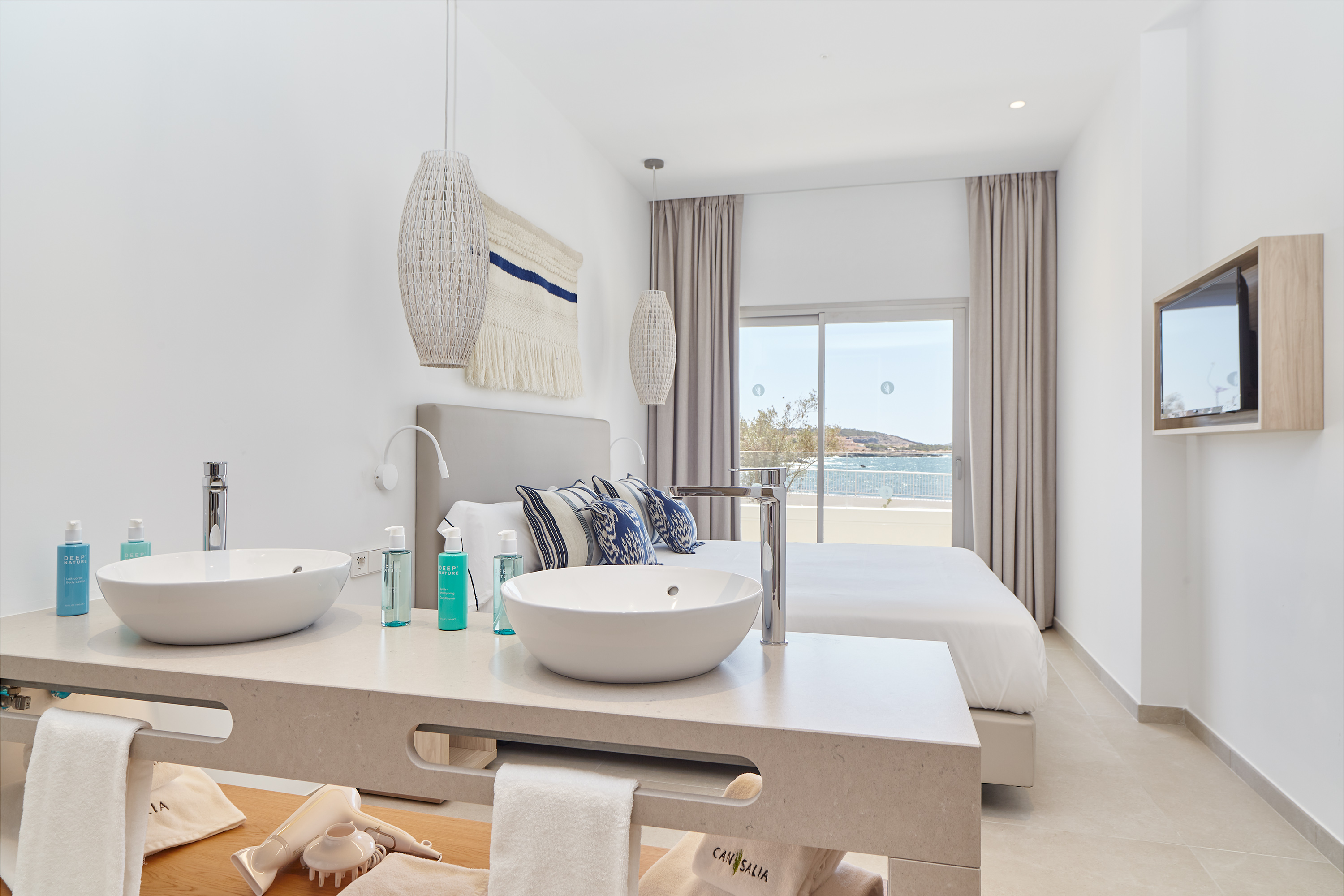 Suite Side Sea View Two Bedrooms