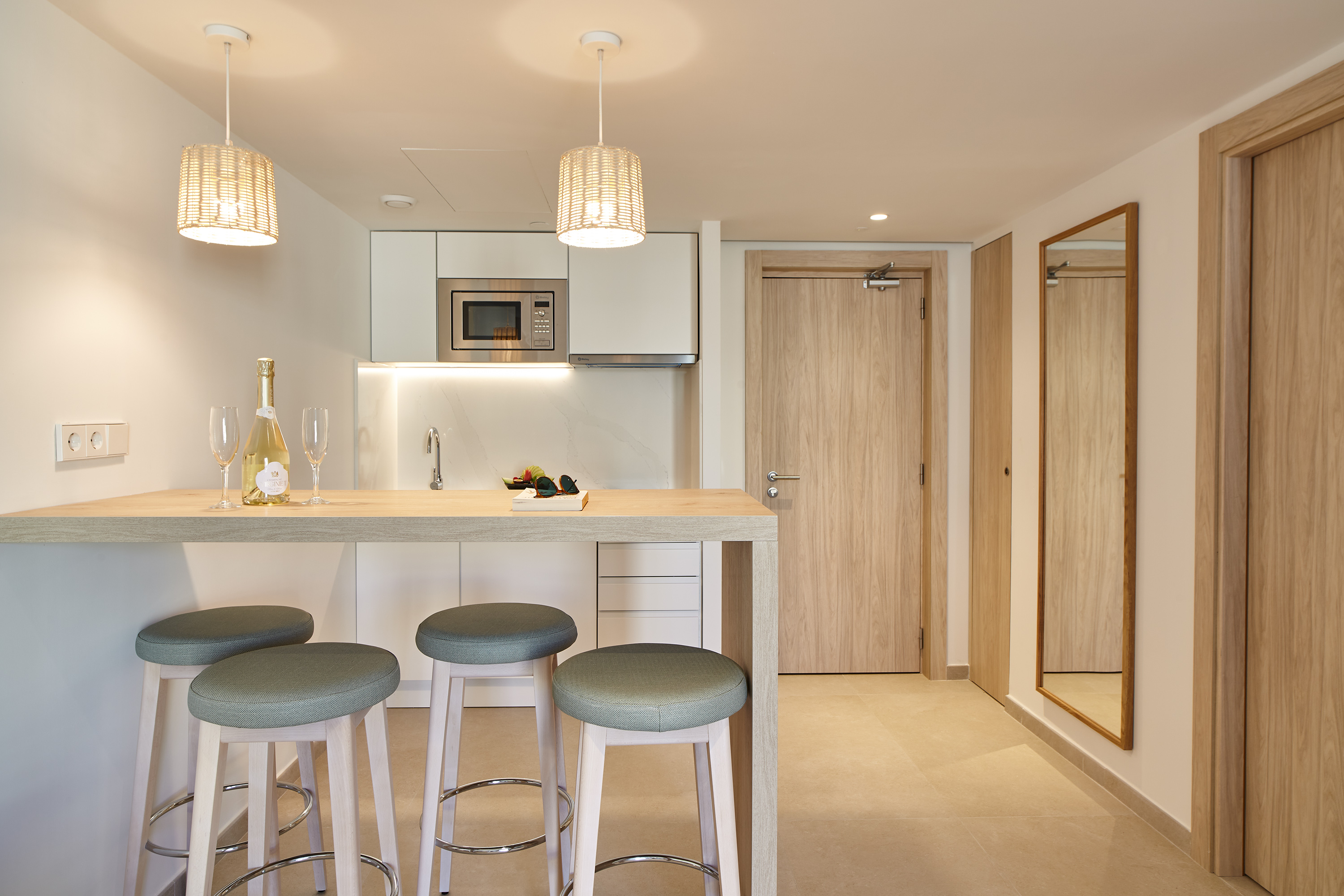 Suite Side Sea View One Bedroom