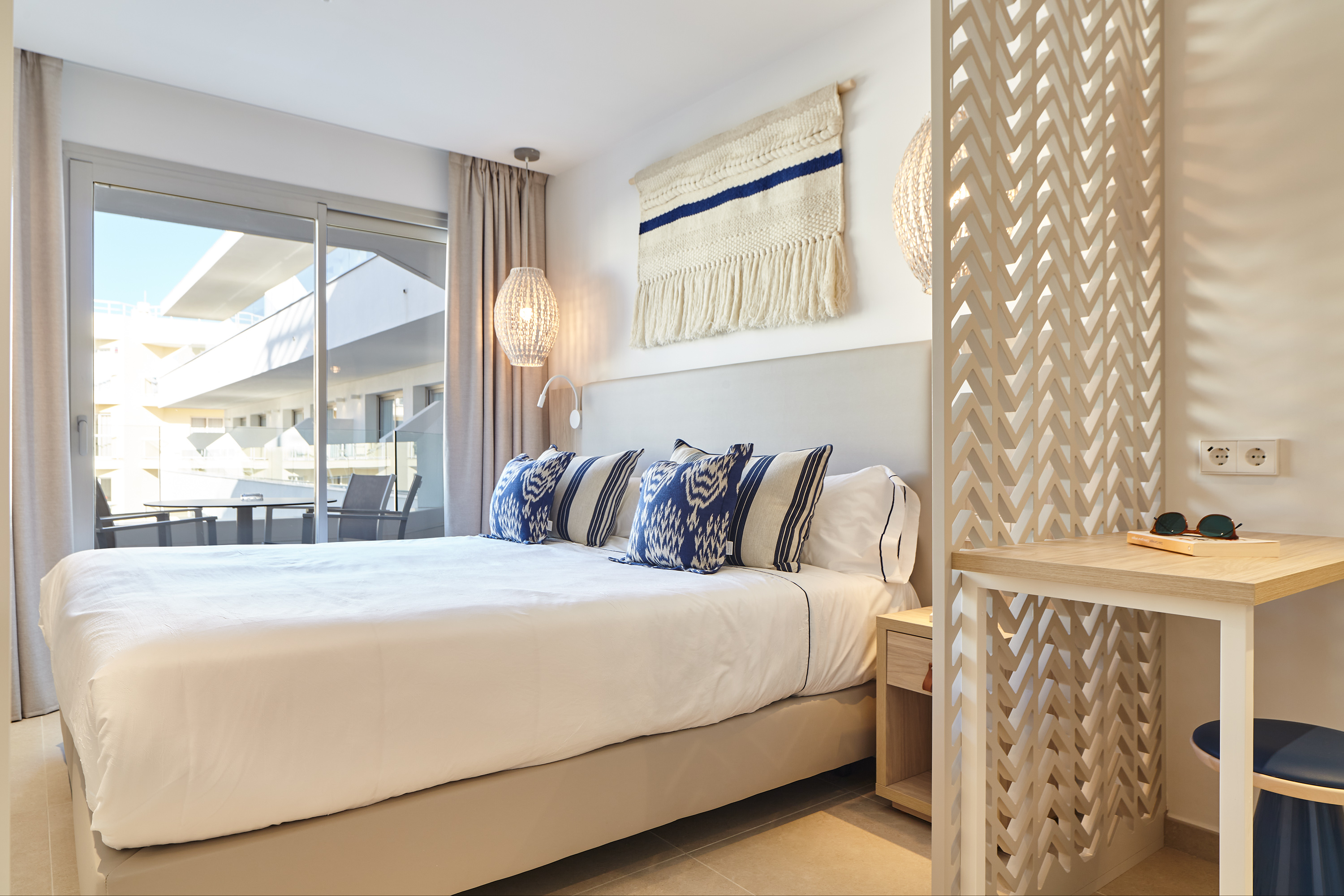 Suite Side Sea View One Bedroom