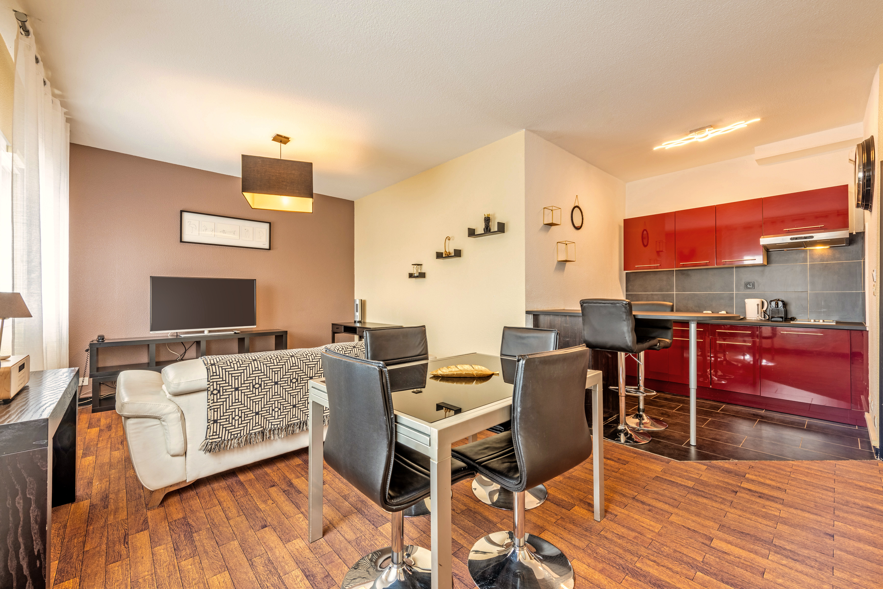 Suite with Kitchenette