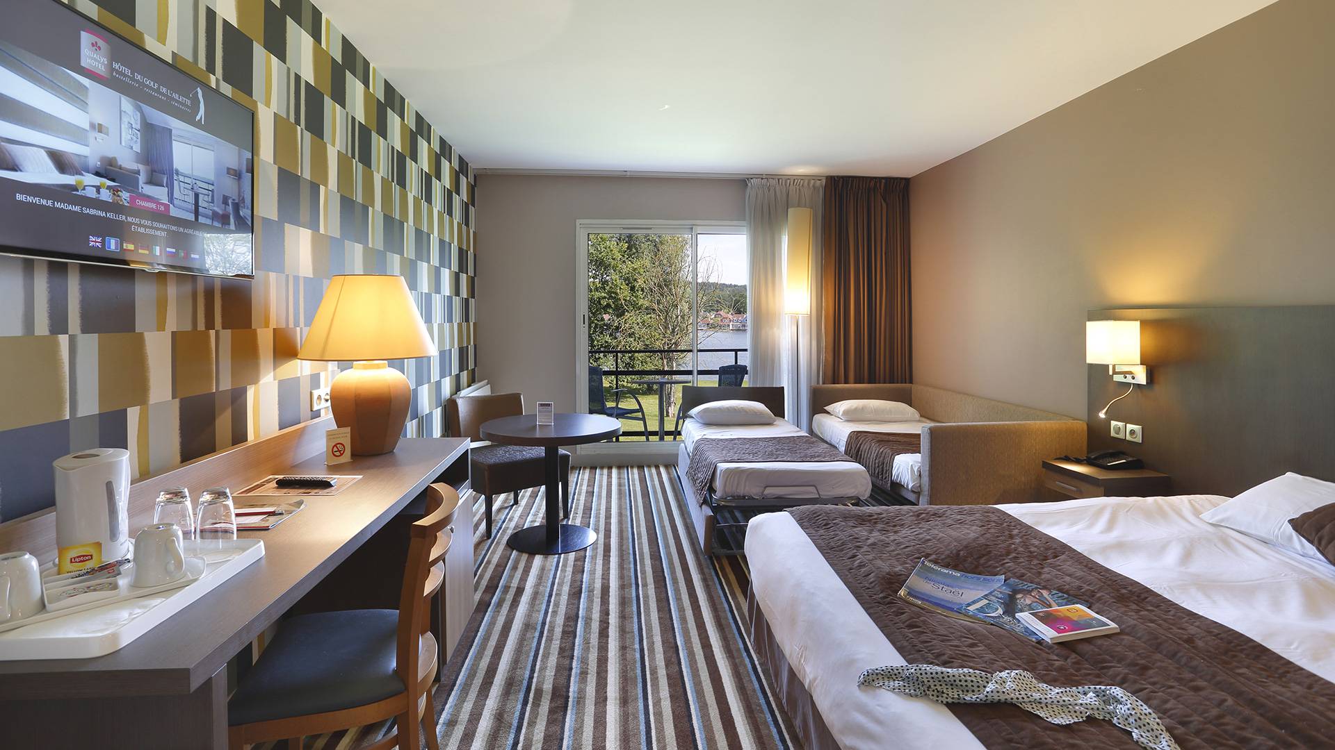 Family Room Capacity 4