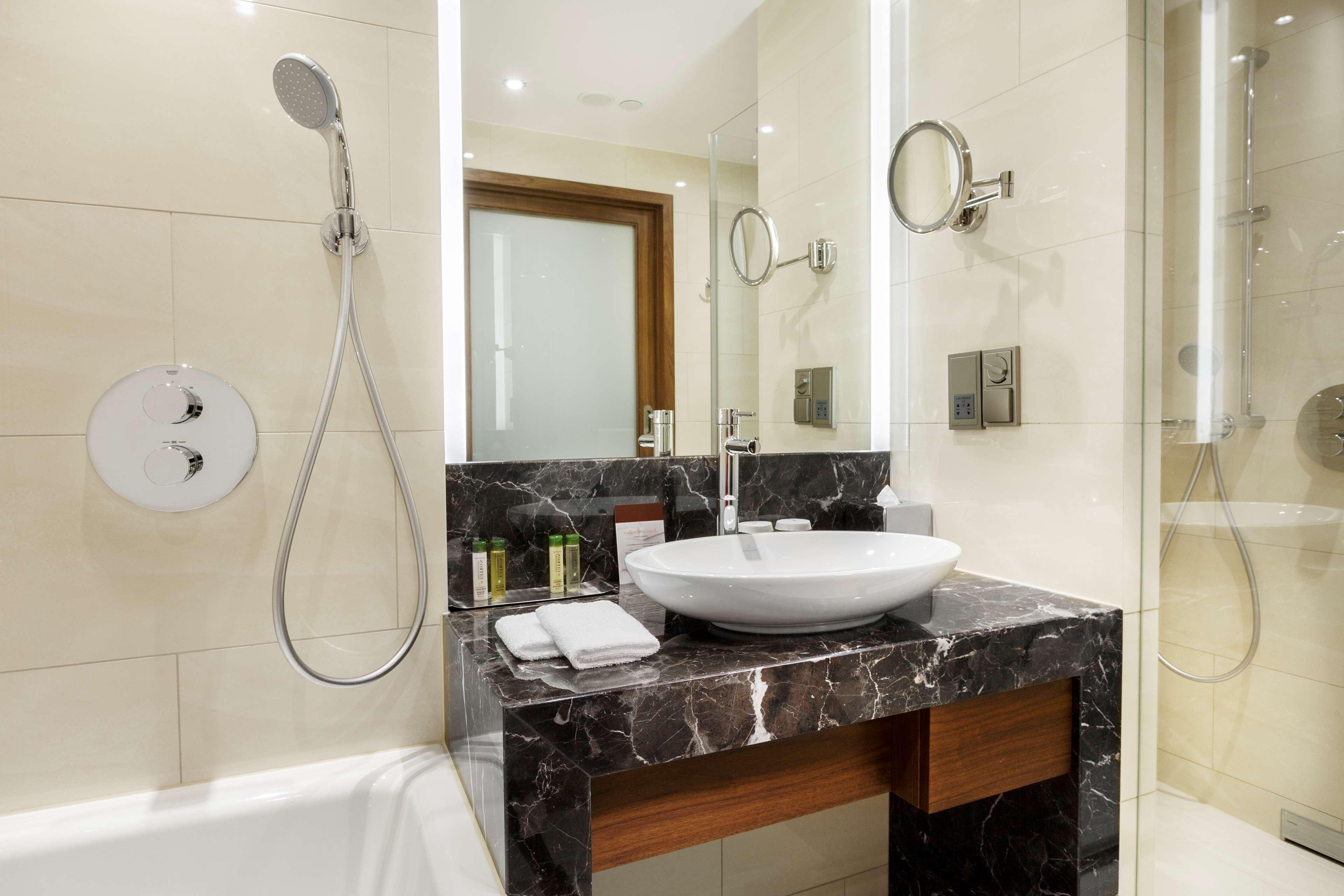 Family Room Connecting Room