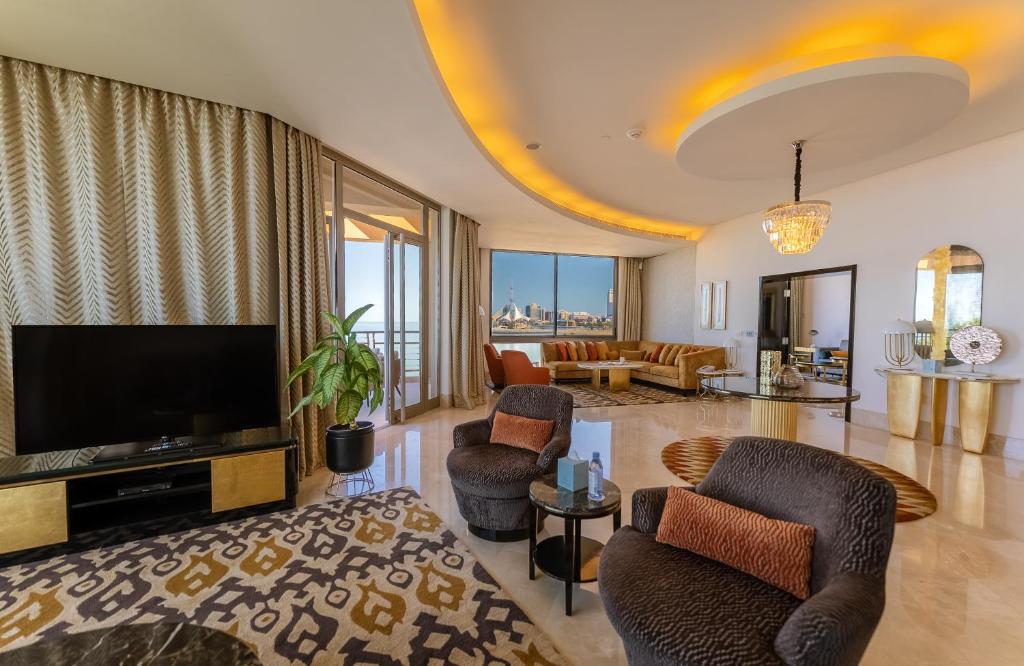 Suite One Bedroom with Views