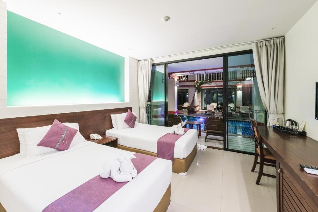 Double Two Queen Beds