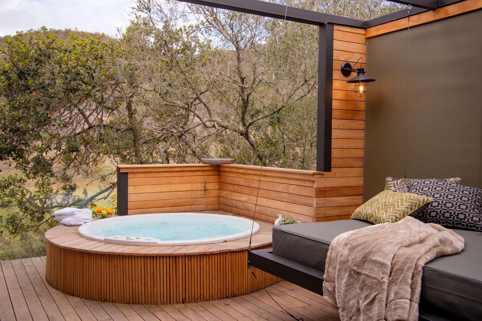 Double or Twin King Bed One Bedroom 