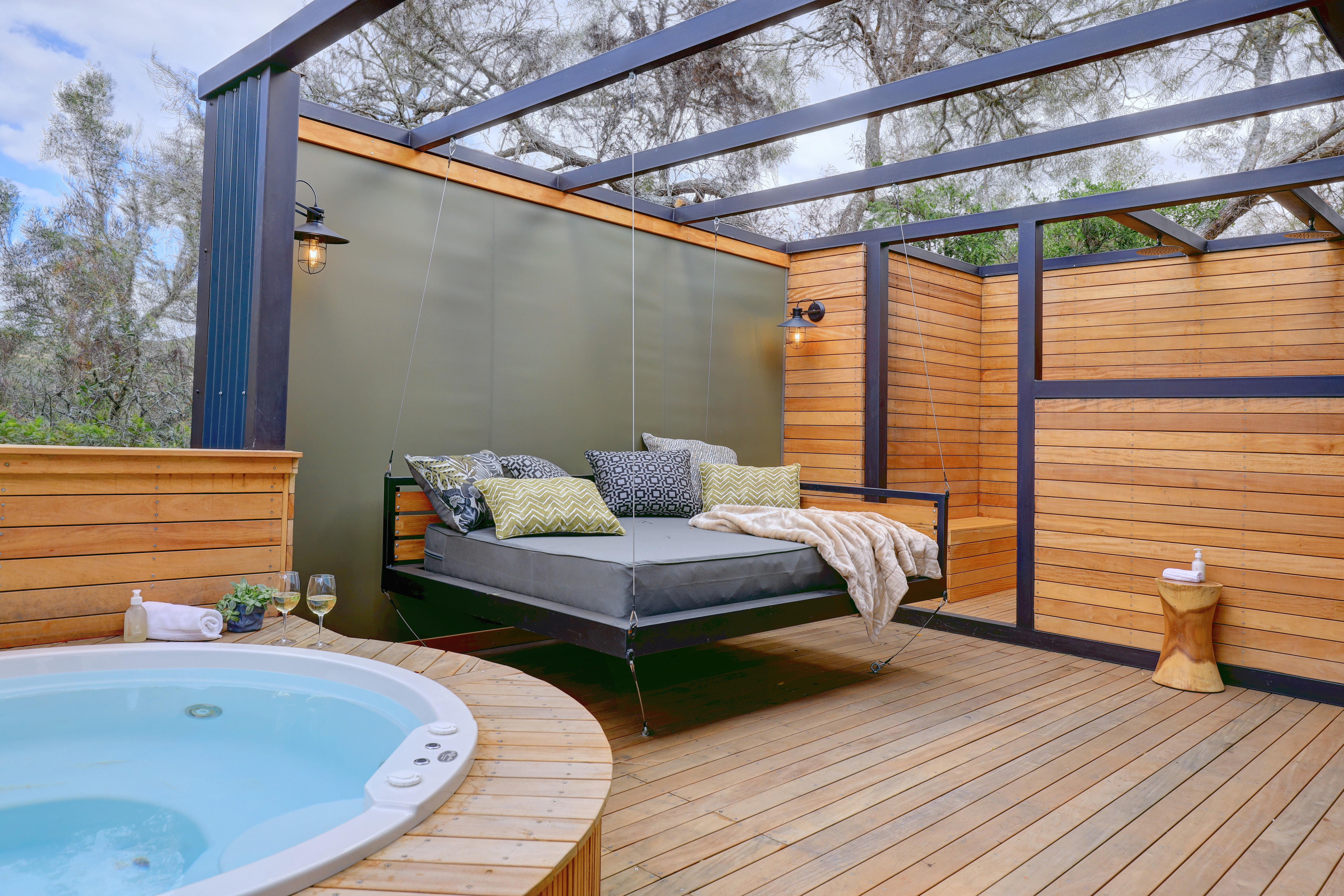 Double or Twin King Bed One Bedroom 