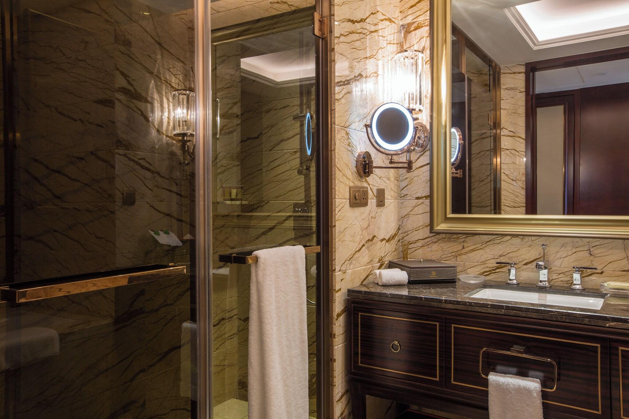 Double King Size Bed