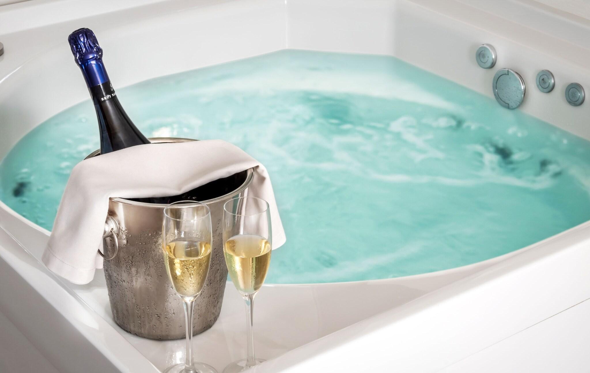 Suite King Bed with Jacuzzi