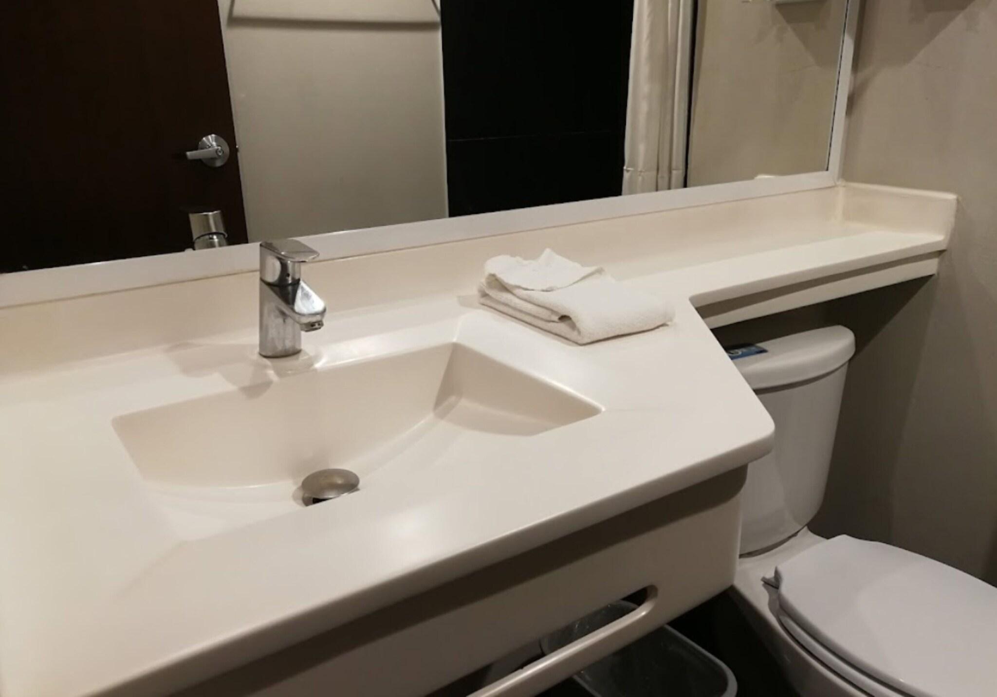 Double Queen Size Bed