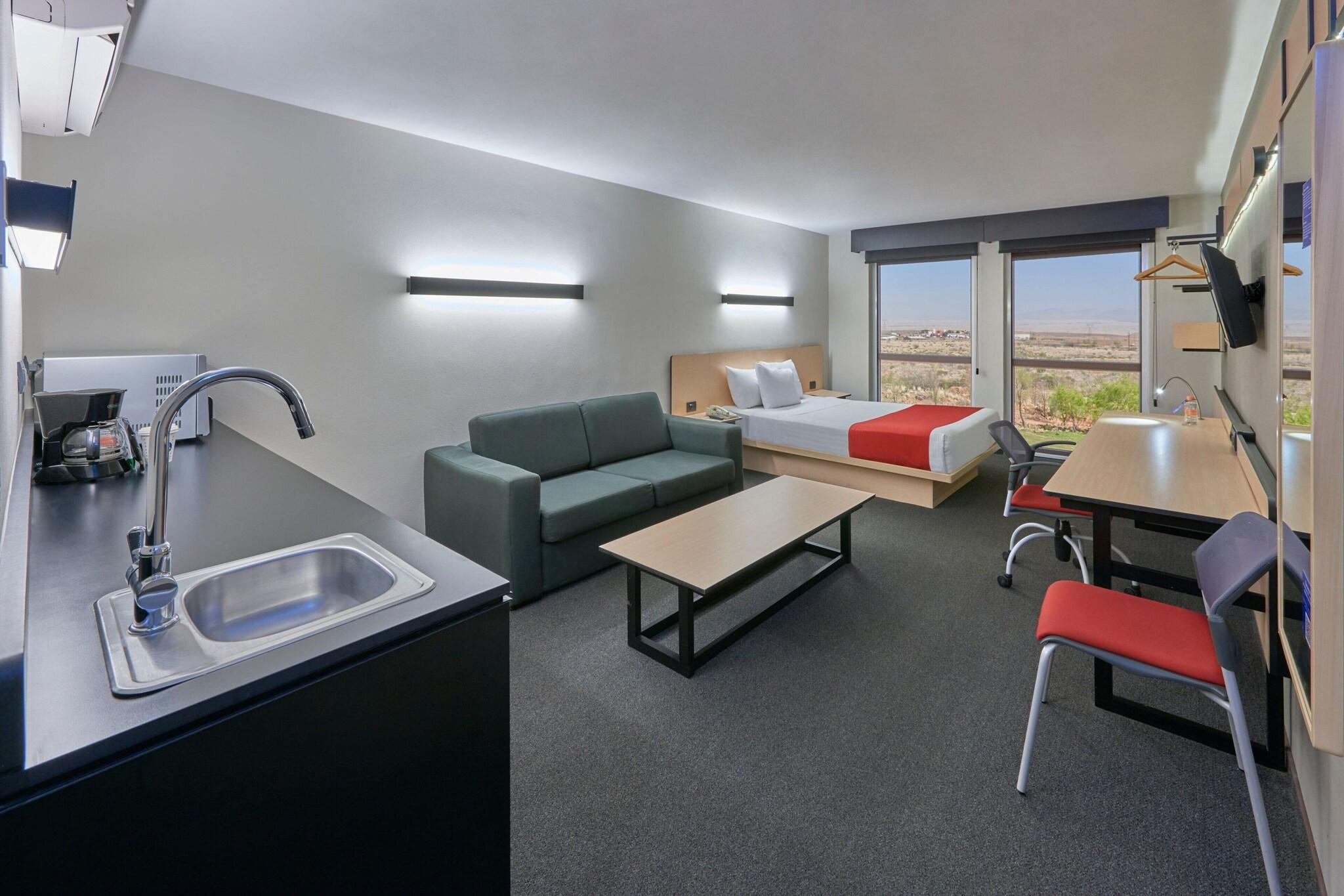 Suite Queen Size Bed