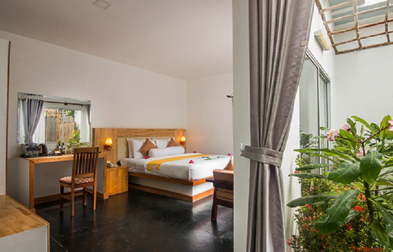 Family Room Garden View