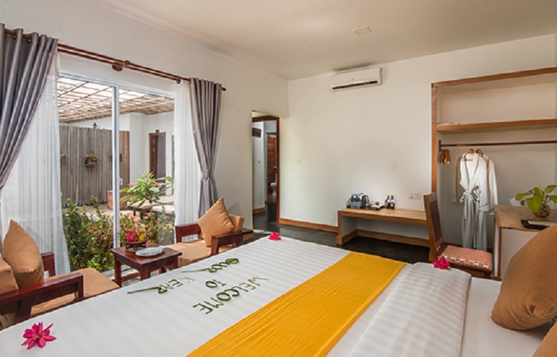 Family Room Garden View