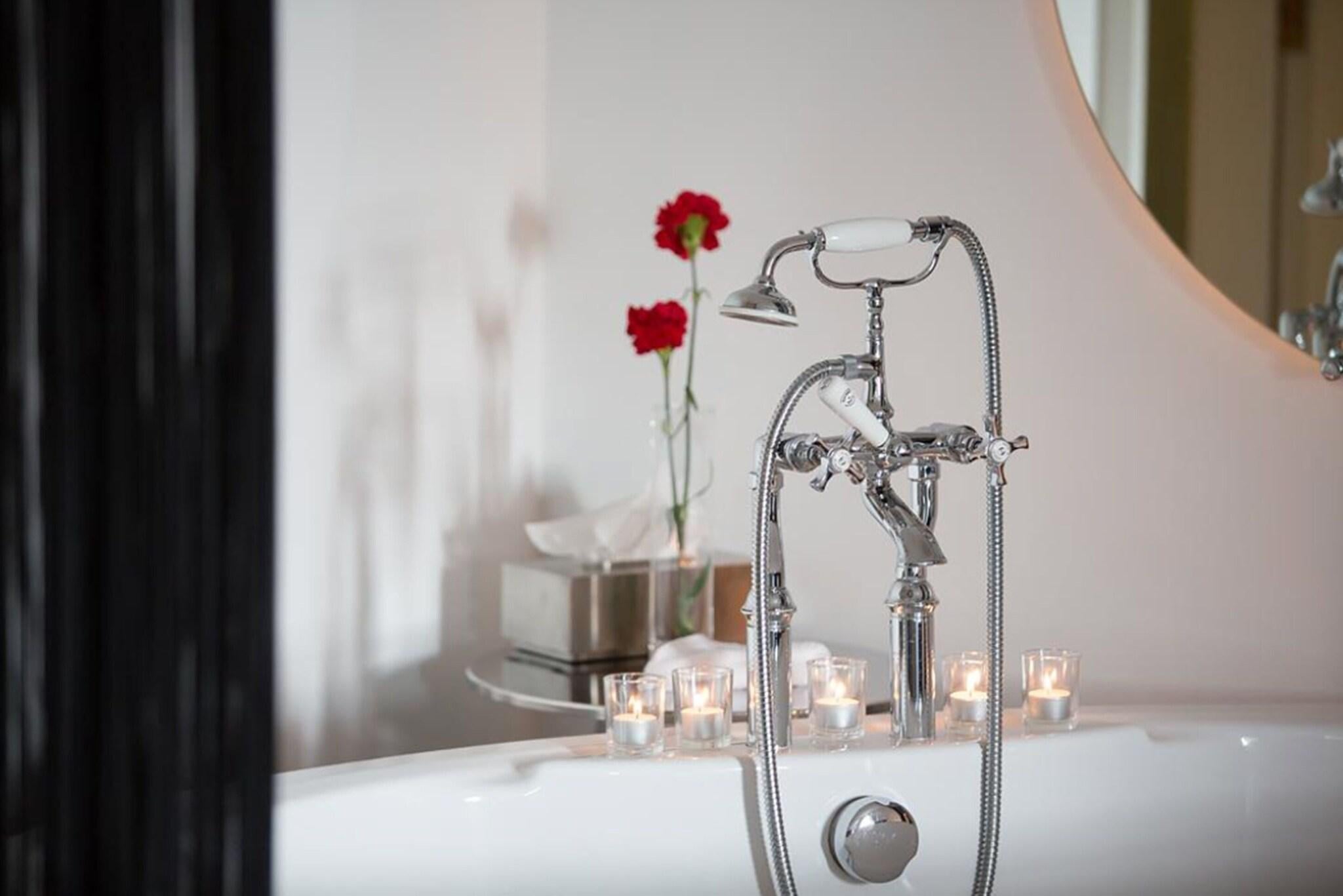 Double Deluxe King Bed