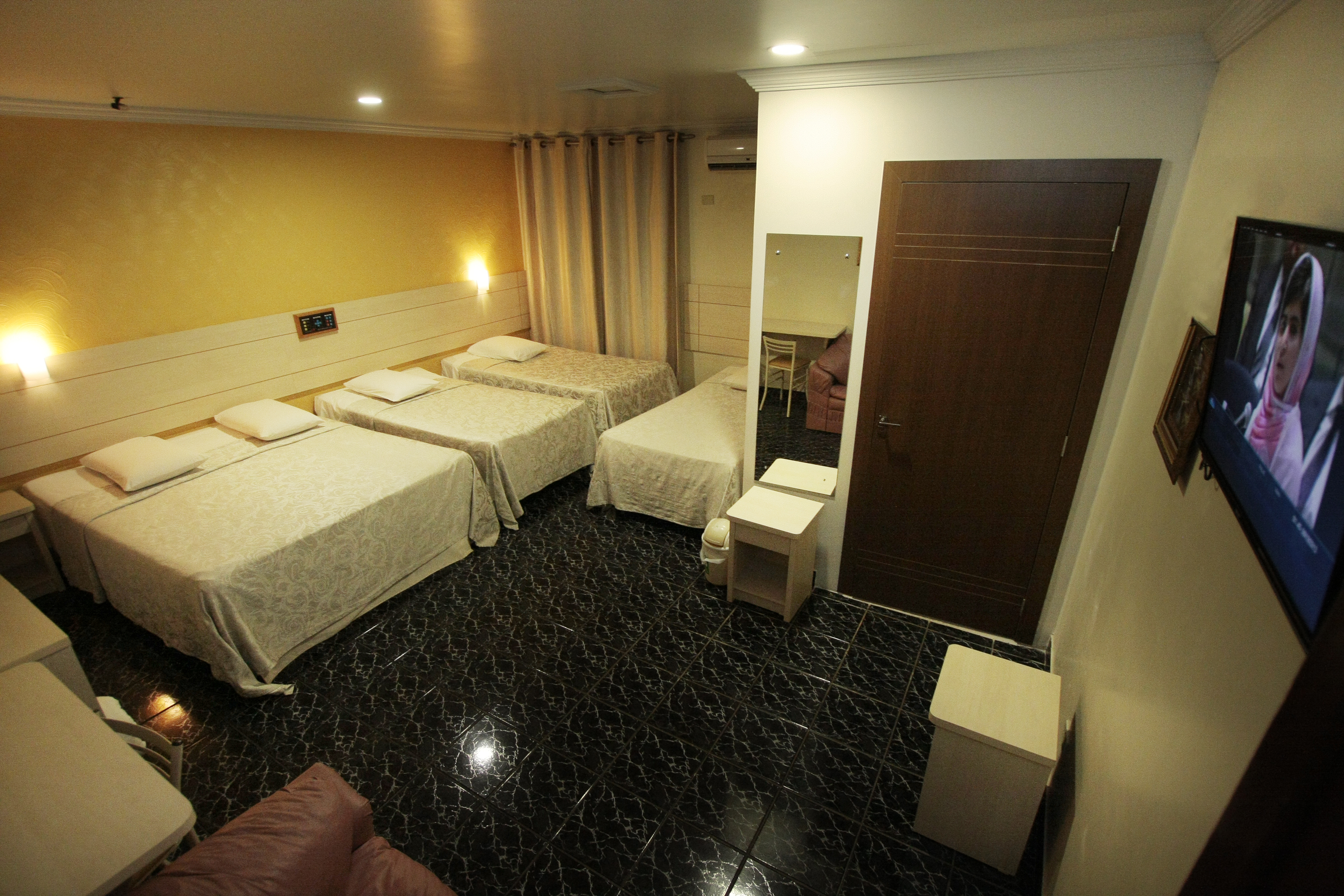 Family Room Capacity 5