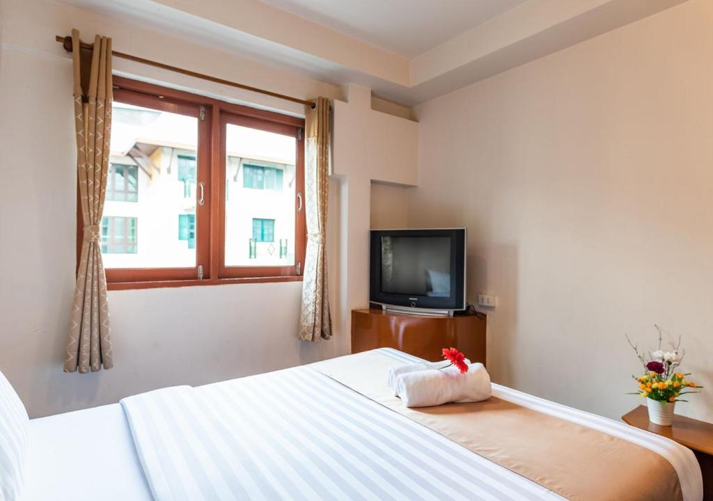 Double Queen Size Bed