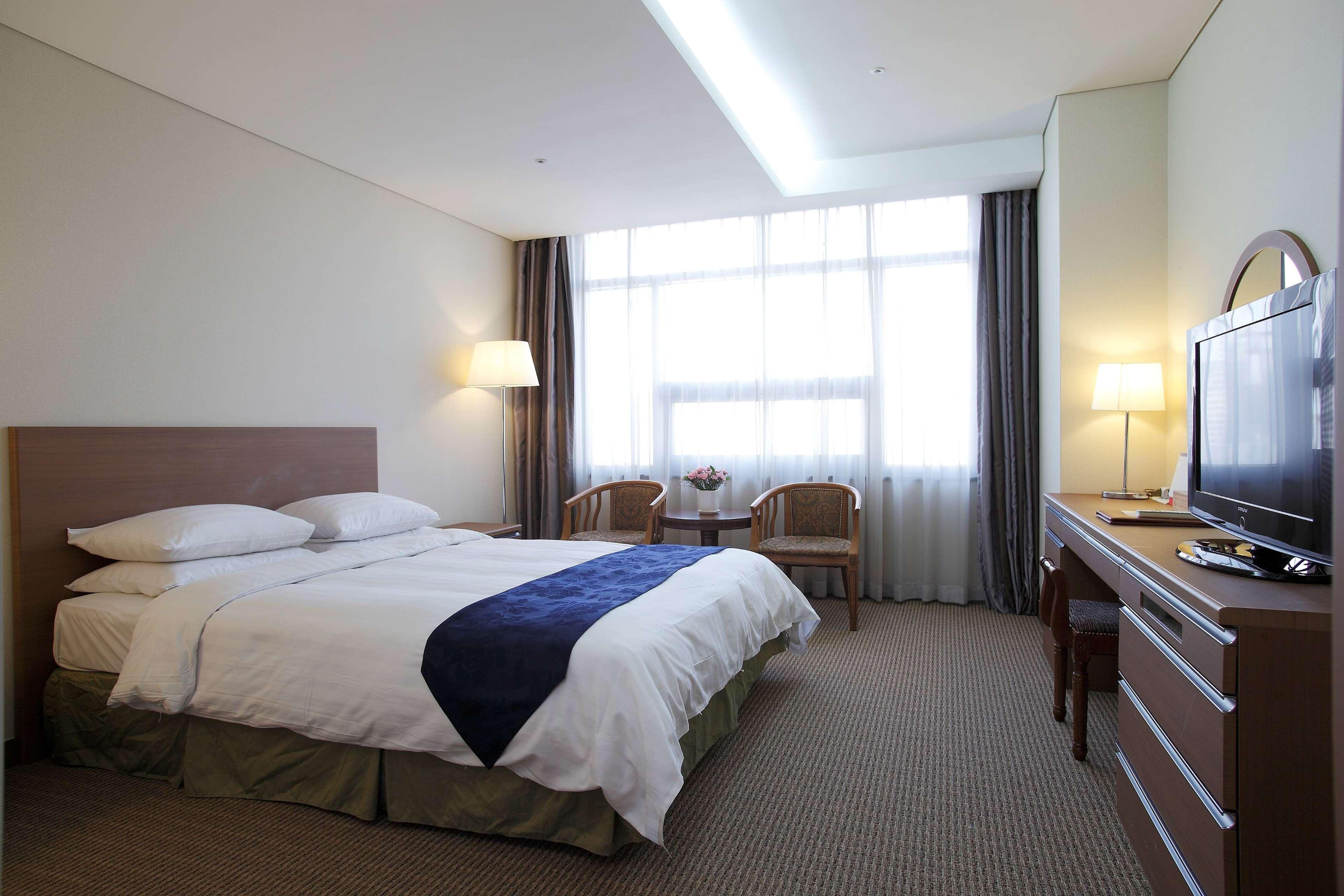 Double Superior Queen Bed